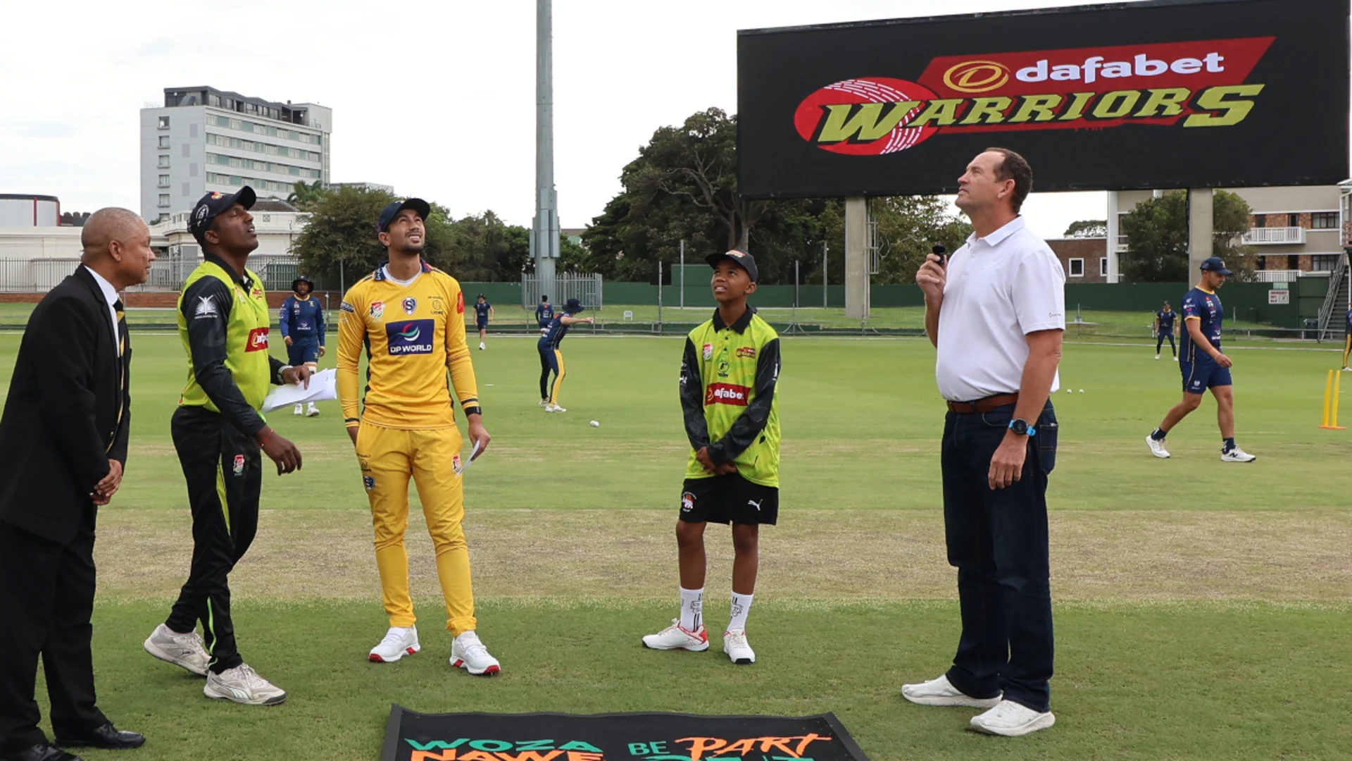 Lions elect to bat first against the Warriors