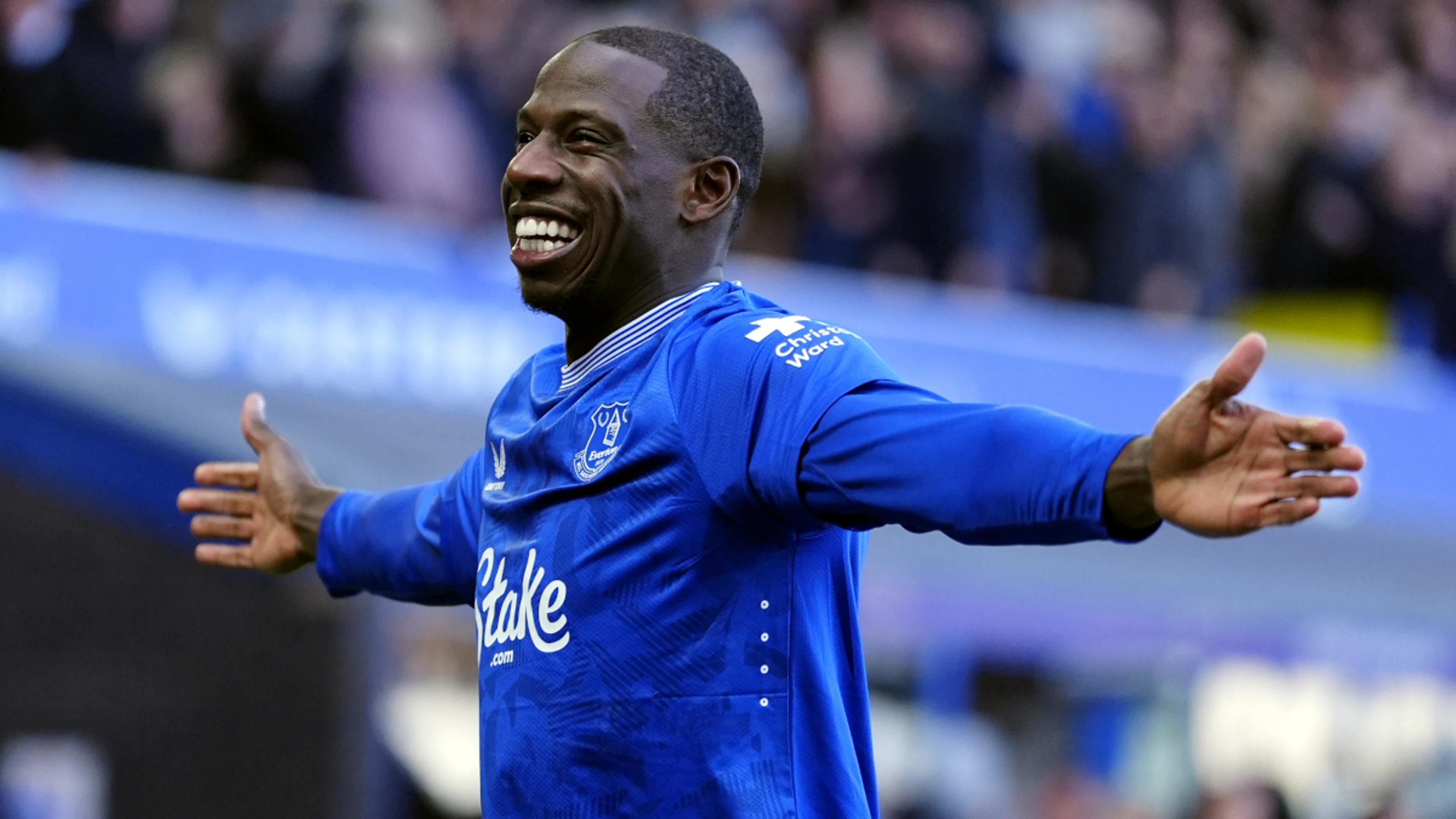 Doucoure scores fastest goal of season as Everton thrash Leicester 