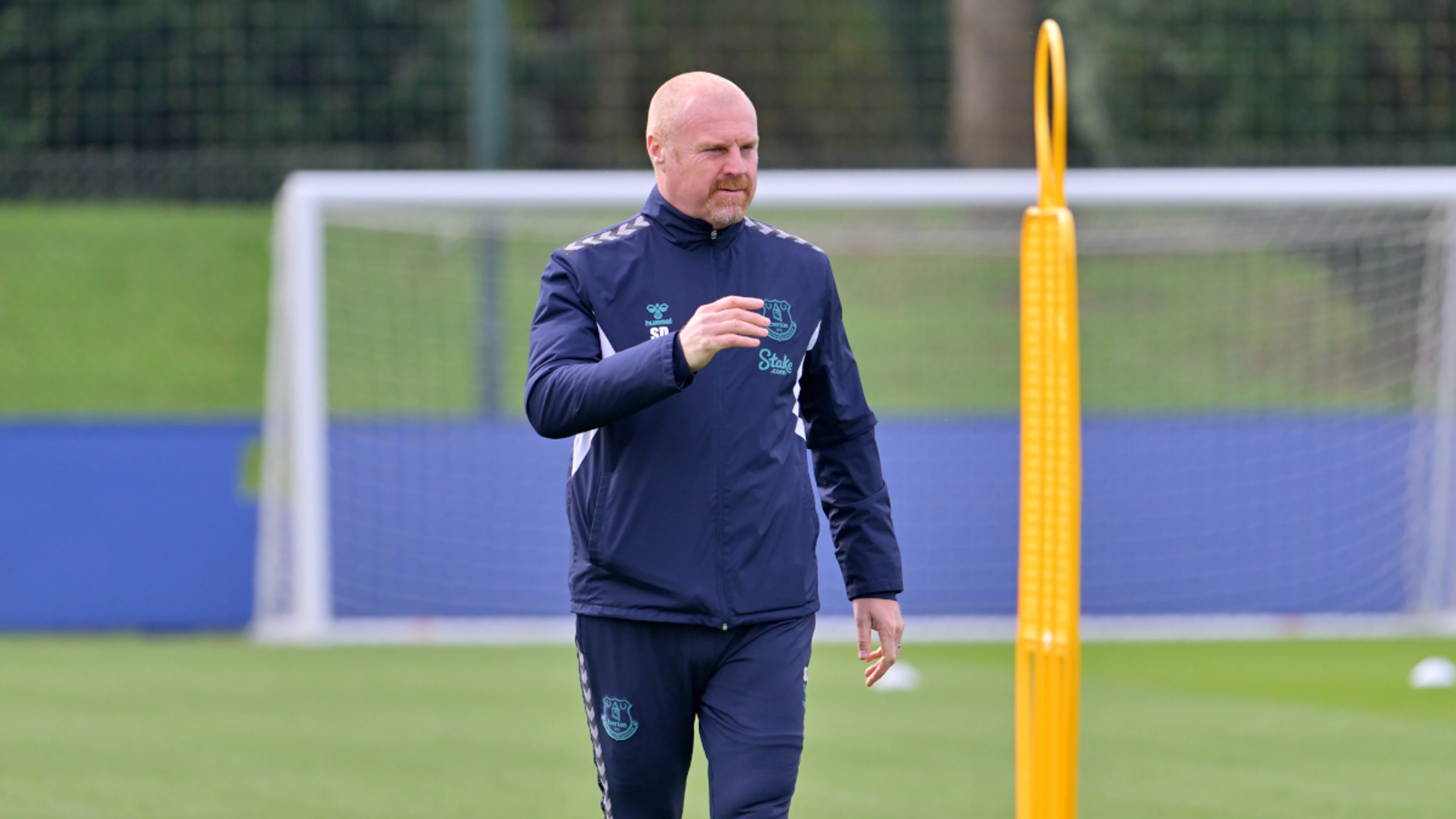 Struggling Everton sack manager Dyche