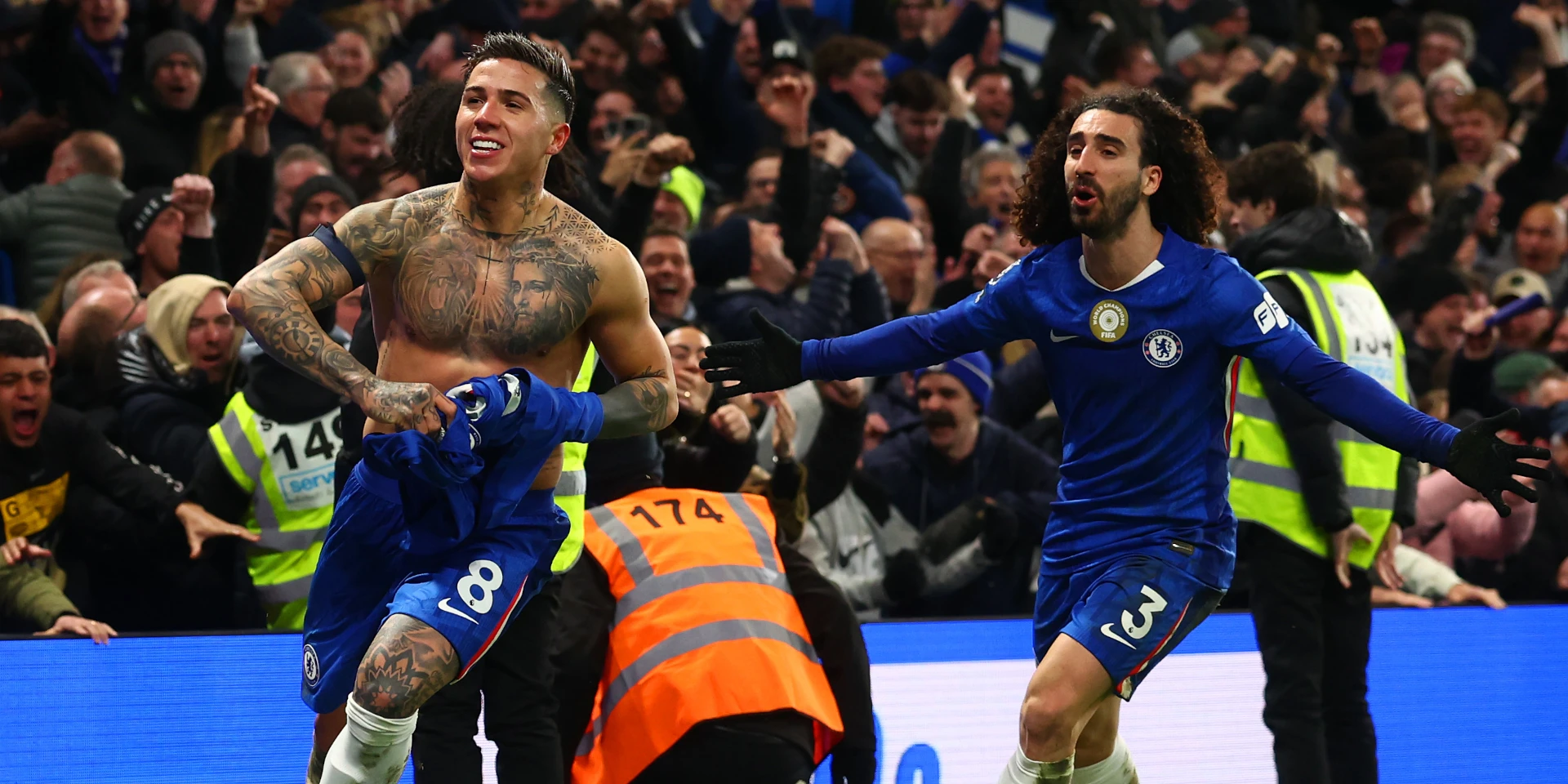 Arsenal stretch lead as Chelsea, Liverpool stage comebacks