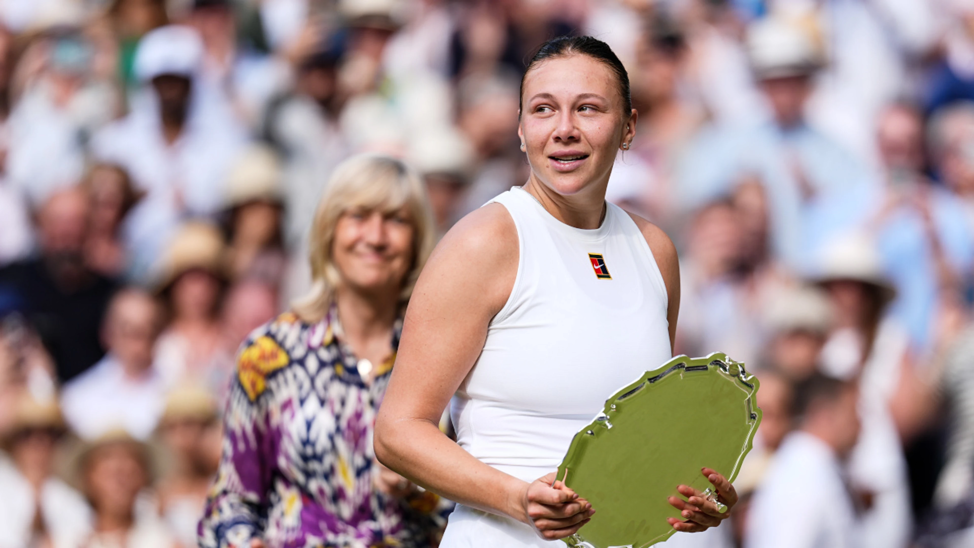 Anisimova 'frozen by nerves' in historic Wimbledon final rout