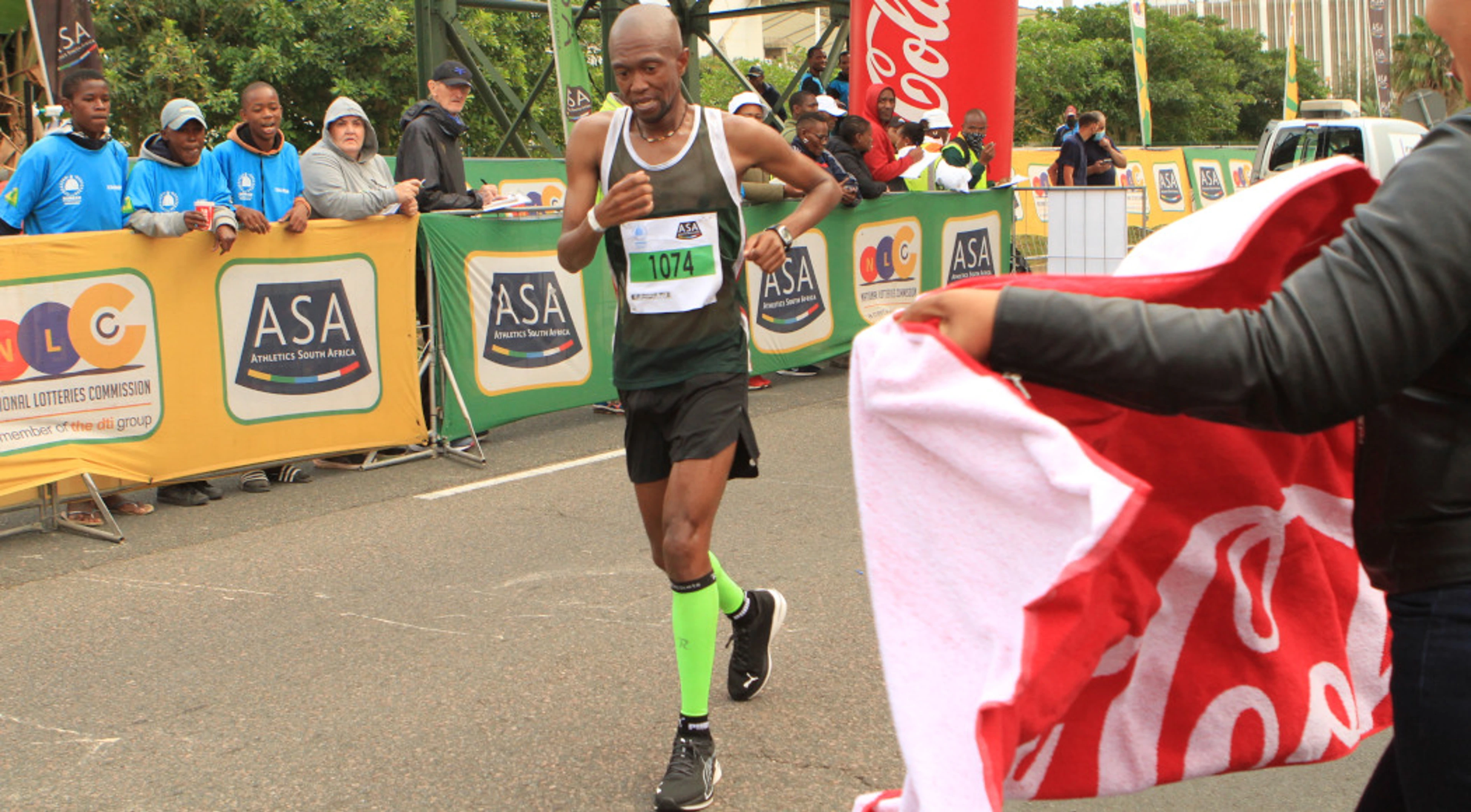 Motlagale, Mbhele crowned SA Marathon champions