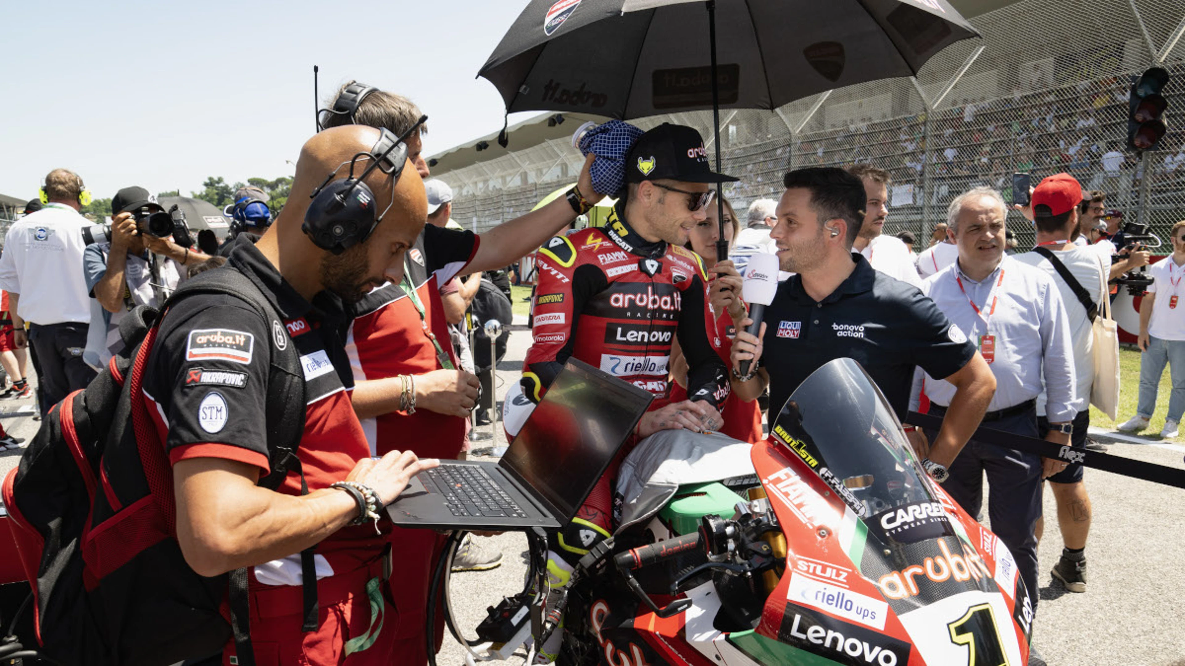 Bautista takes first spot in Race 2 at Aragon