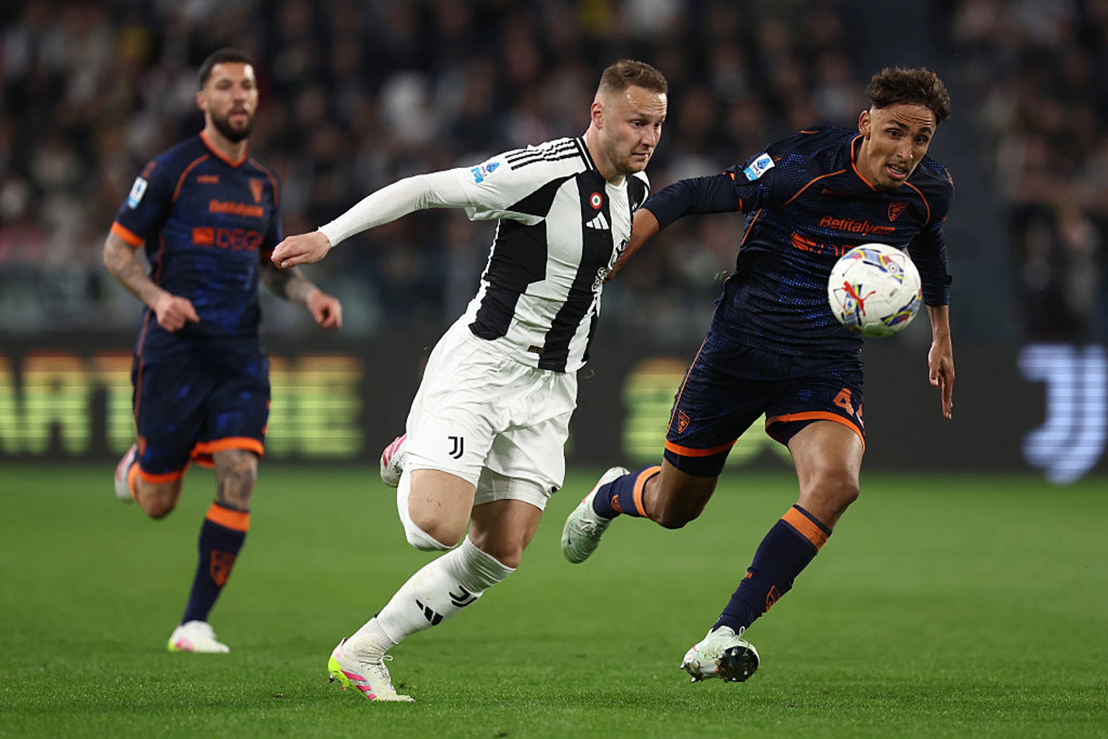 Juventus v Lecce | Match Highlights | Italian Serie A Matchday 32