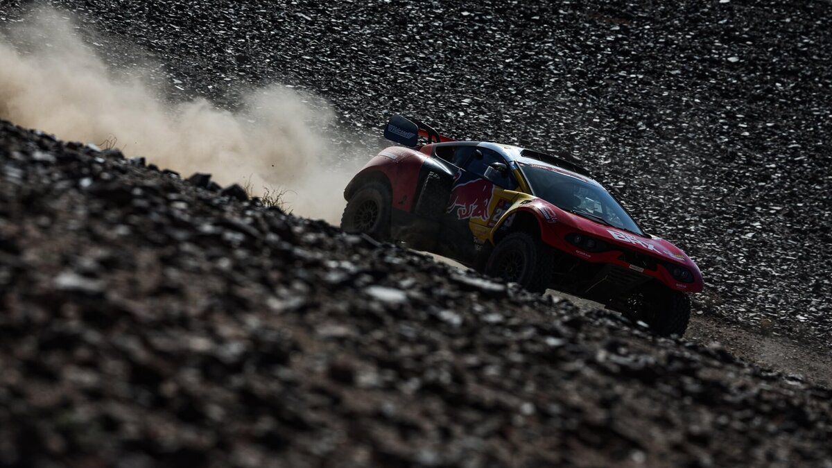 Loeb's hopes of Dakar glory in ruins