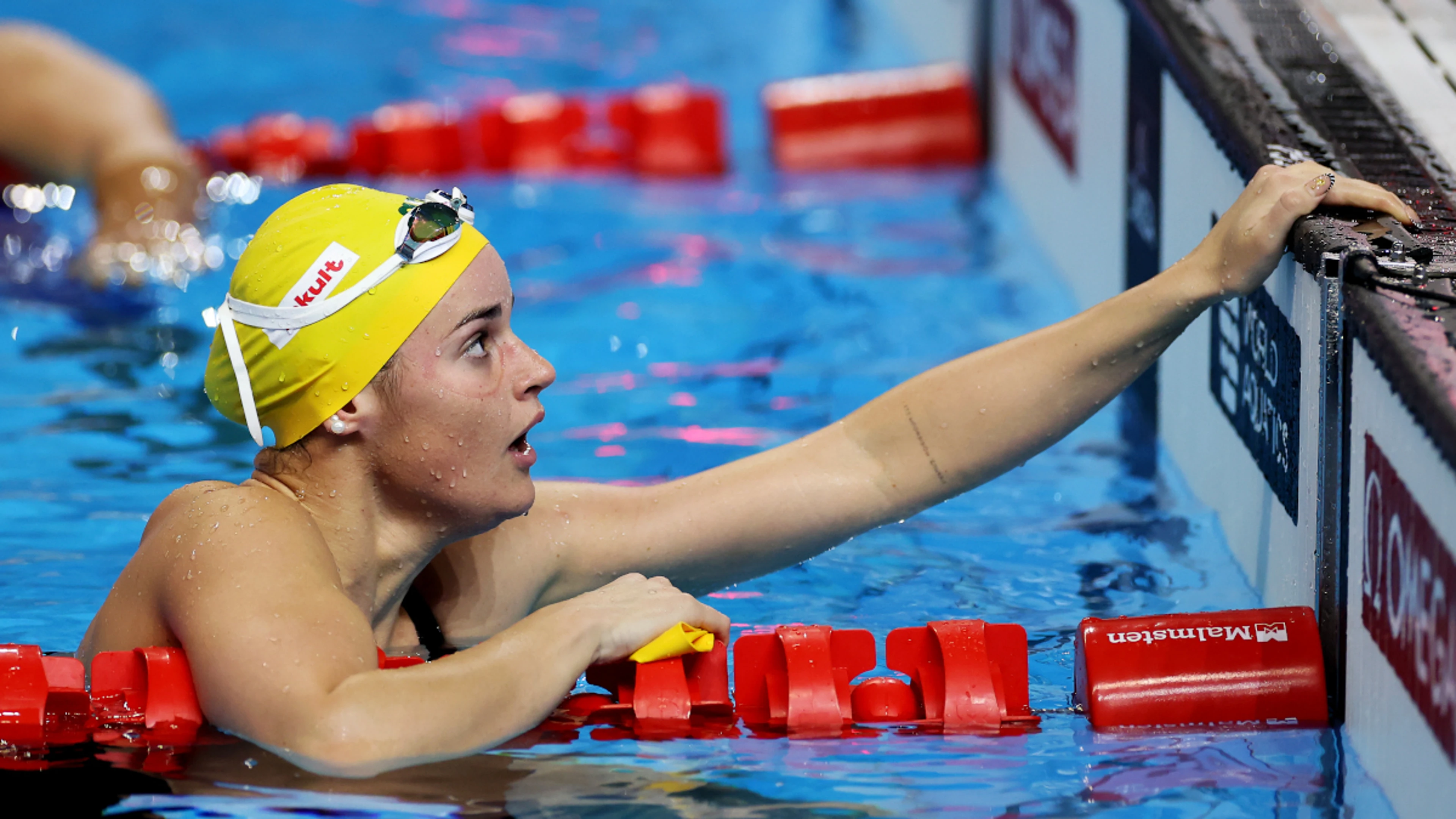 McKeown beats Smith again for world backstroke double