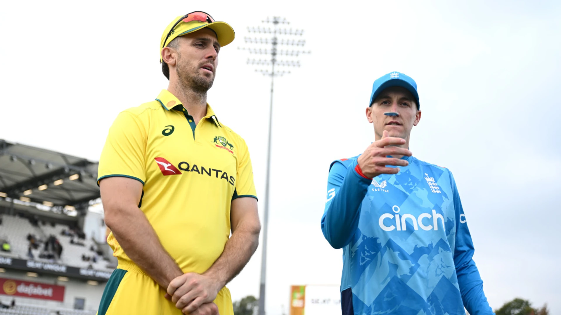 England bowl as heavyweight trio return for Australia in second ODI