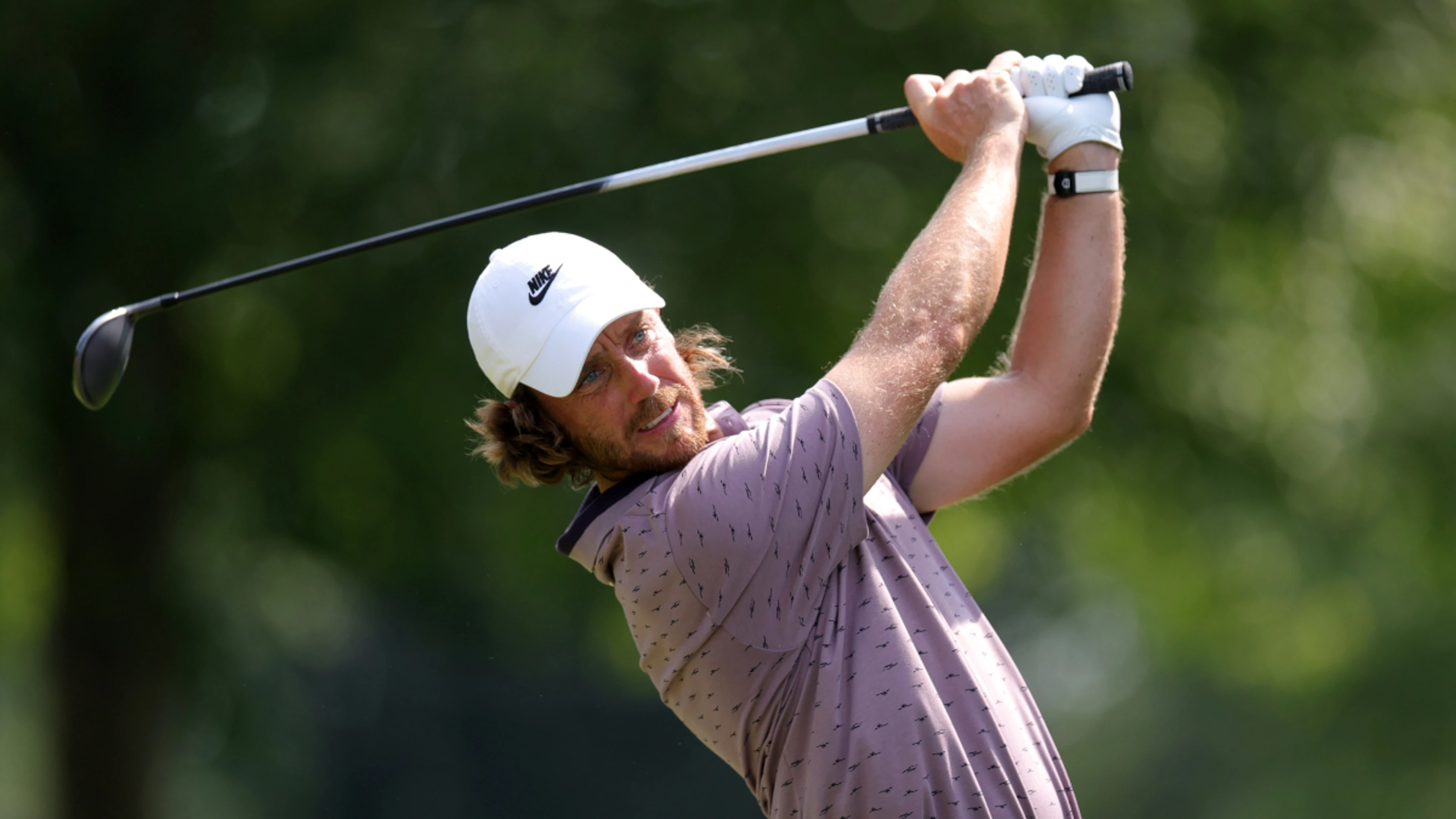 Fleetwood grabs PGA Travelers lead as top-ranked stars fade