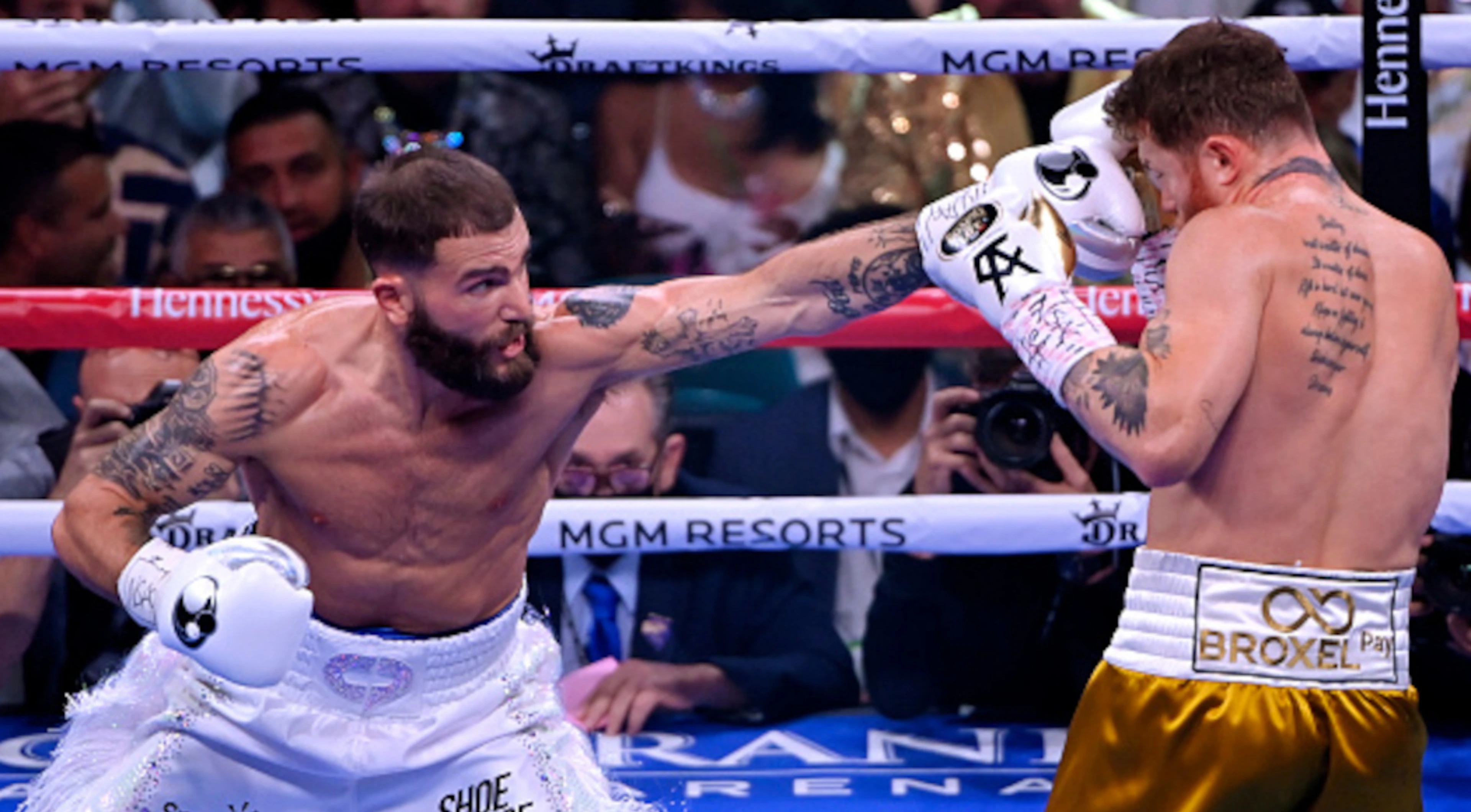 Big-fight Las Vegas action live on SuperSport