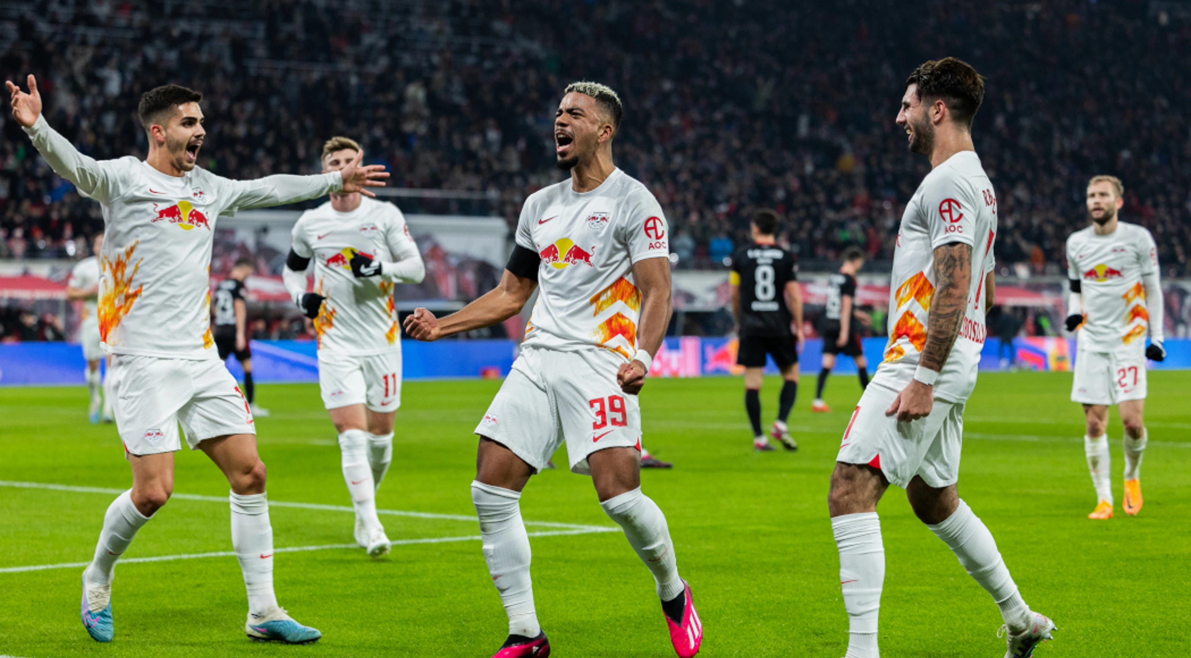 Dortmund and Leipzig do battle in the chase for Bayern's crown