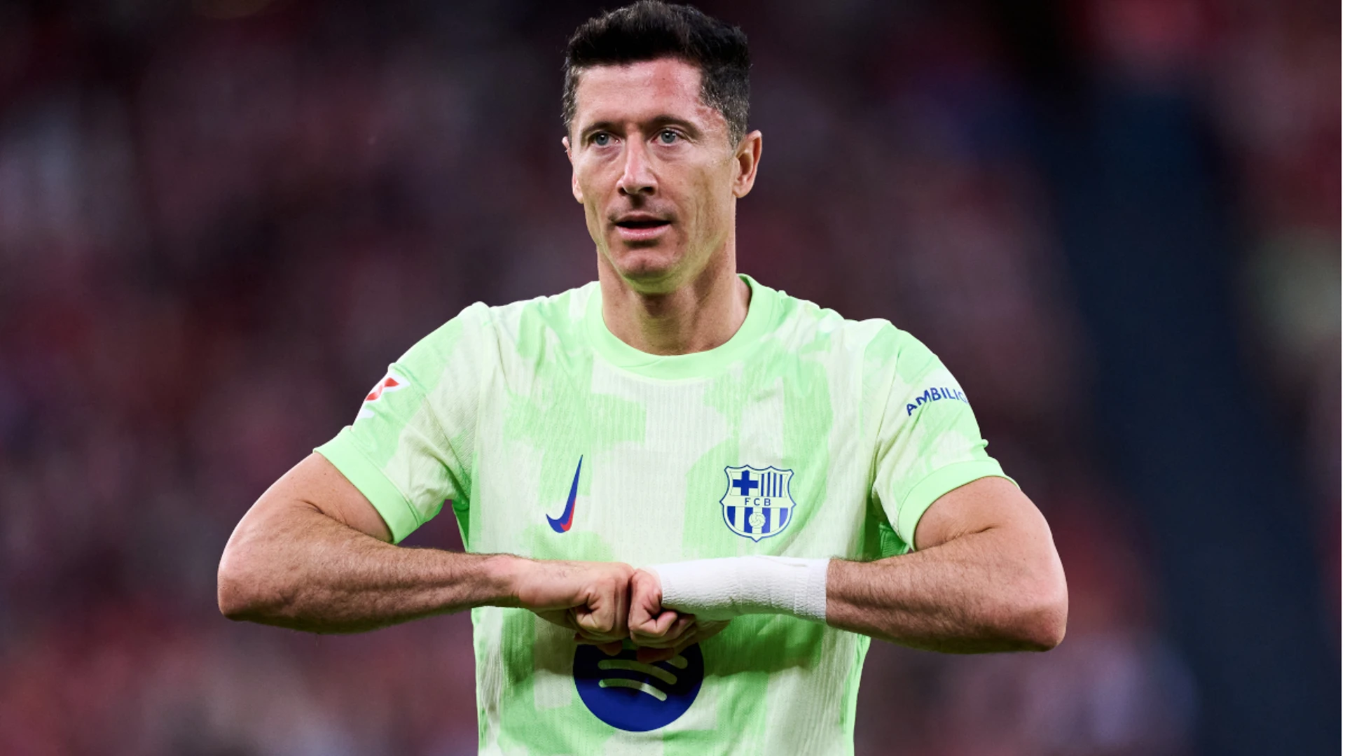Lewandowski a doubt for Barca's season opener after thigh issue