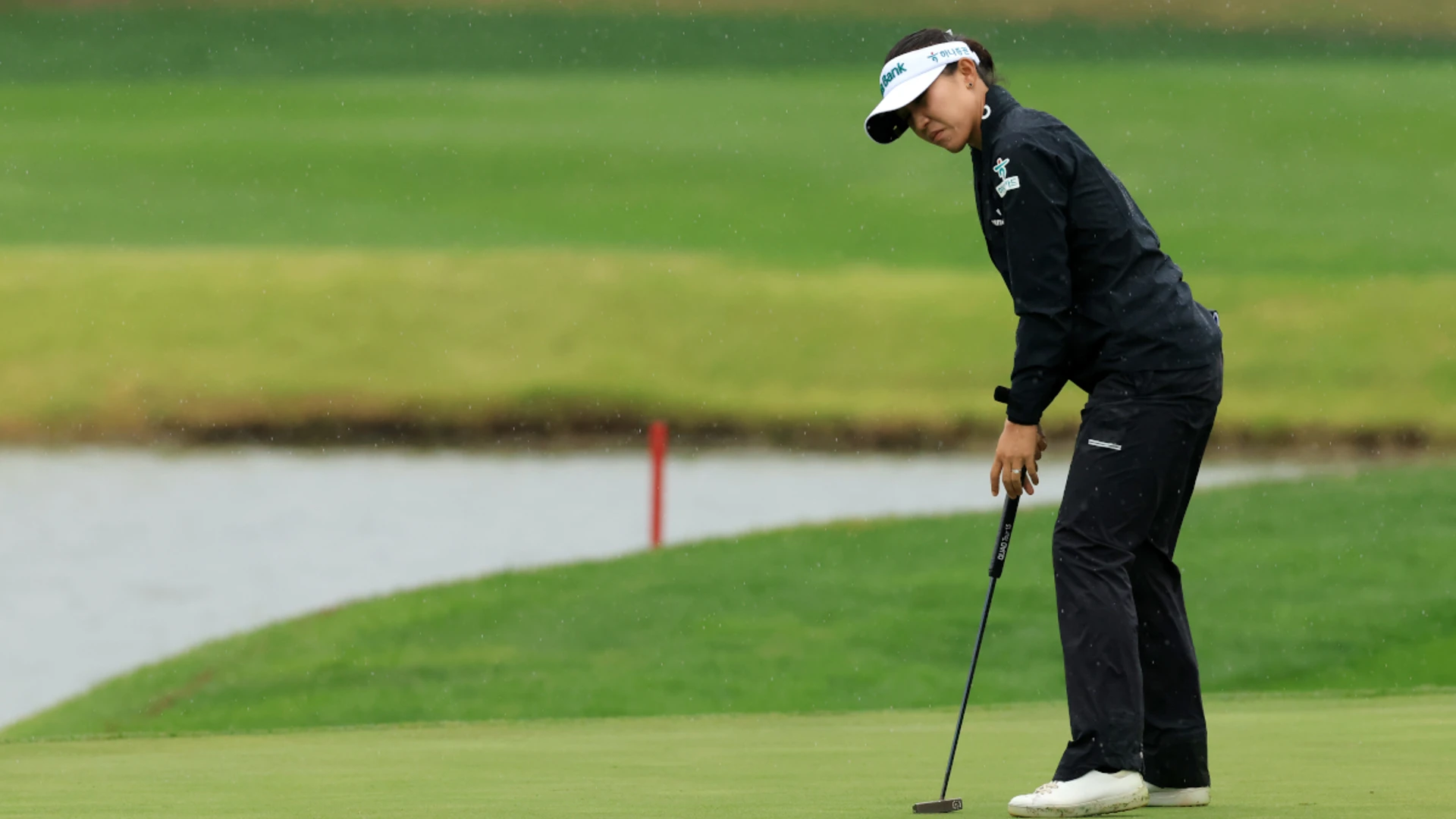  Ko still in hunt as play suspended at LPGA in South Korea