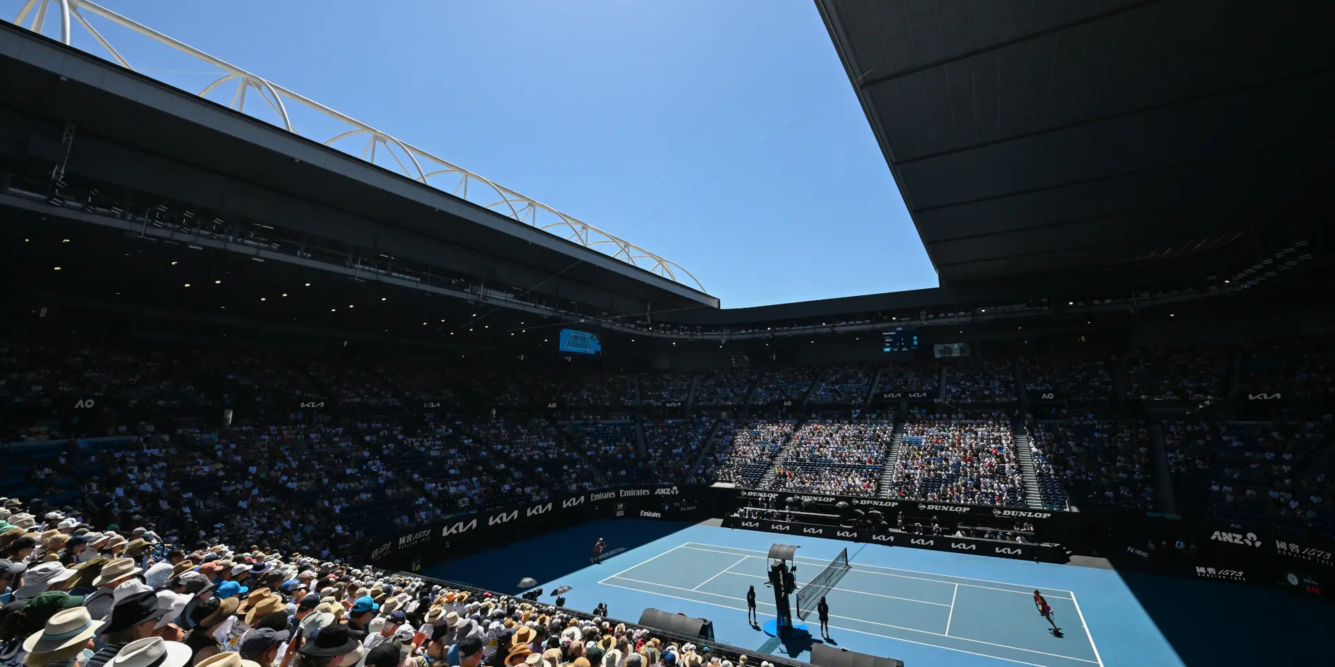 Australian Open triggers maximum heat warning with 45C forecast