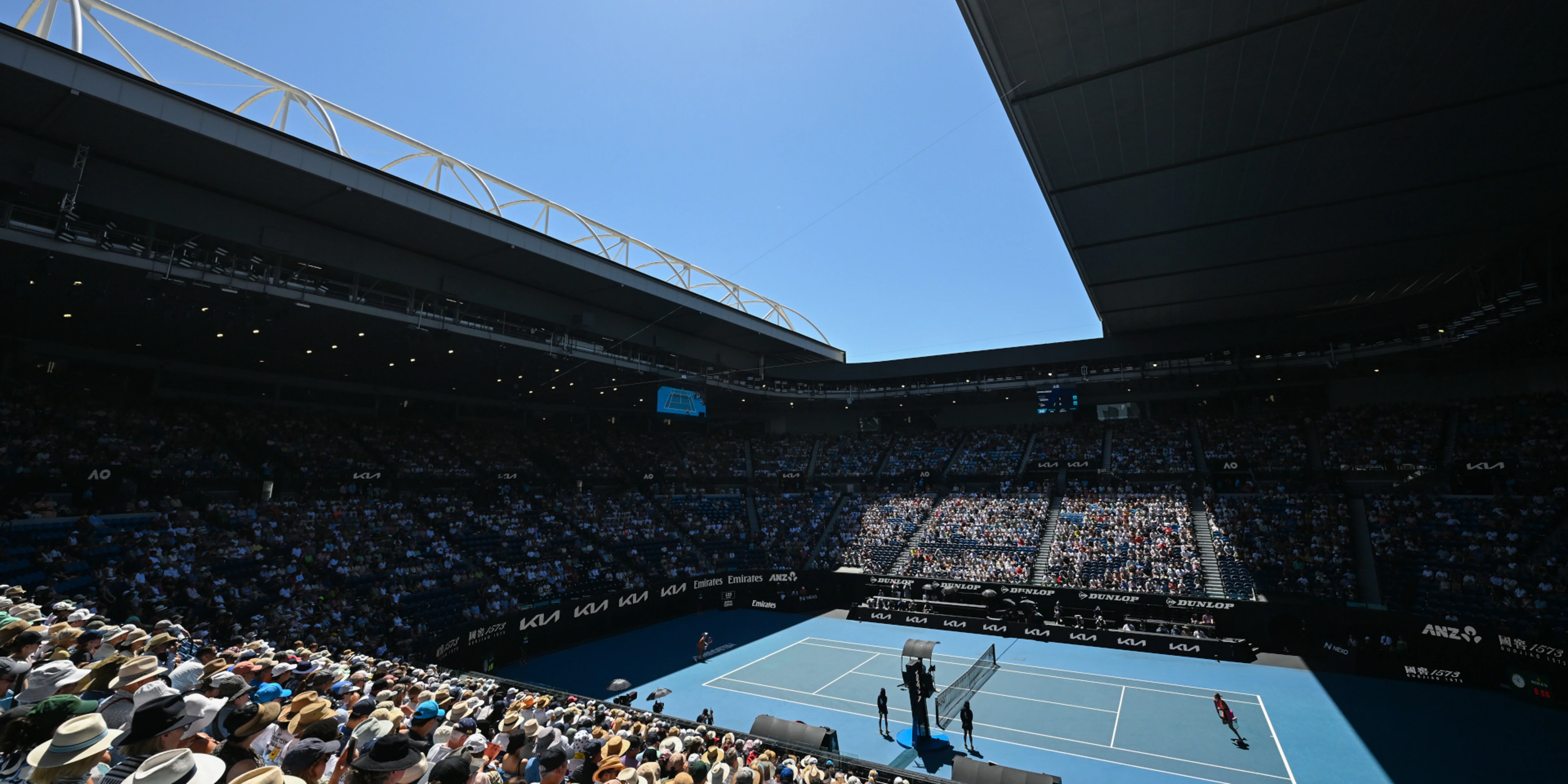 Australian Open triggers maximum heat warning with 45C forecast