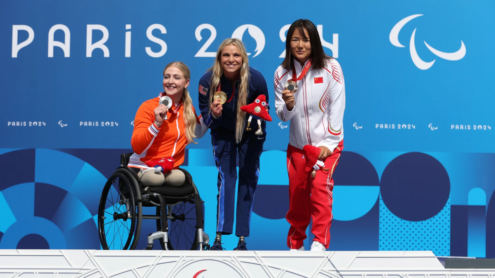 Paralympic legends Masters and Storey light up Games