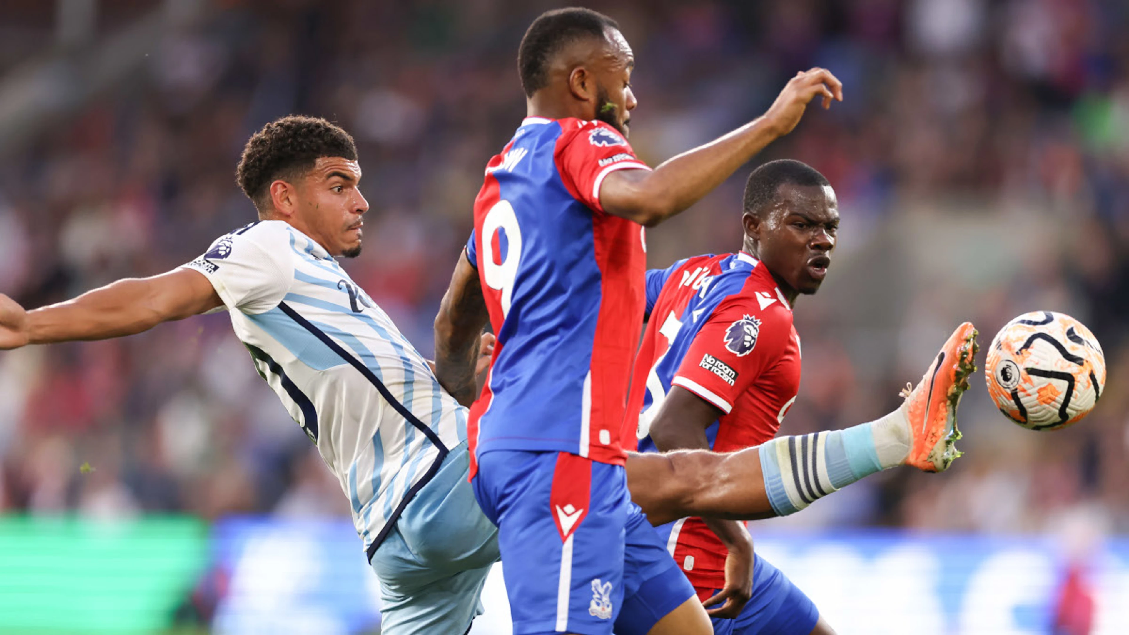 Forest stretch winless run to four with Palace stalemate