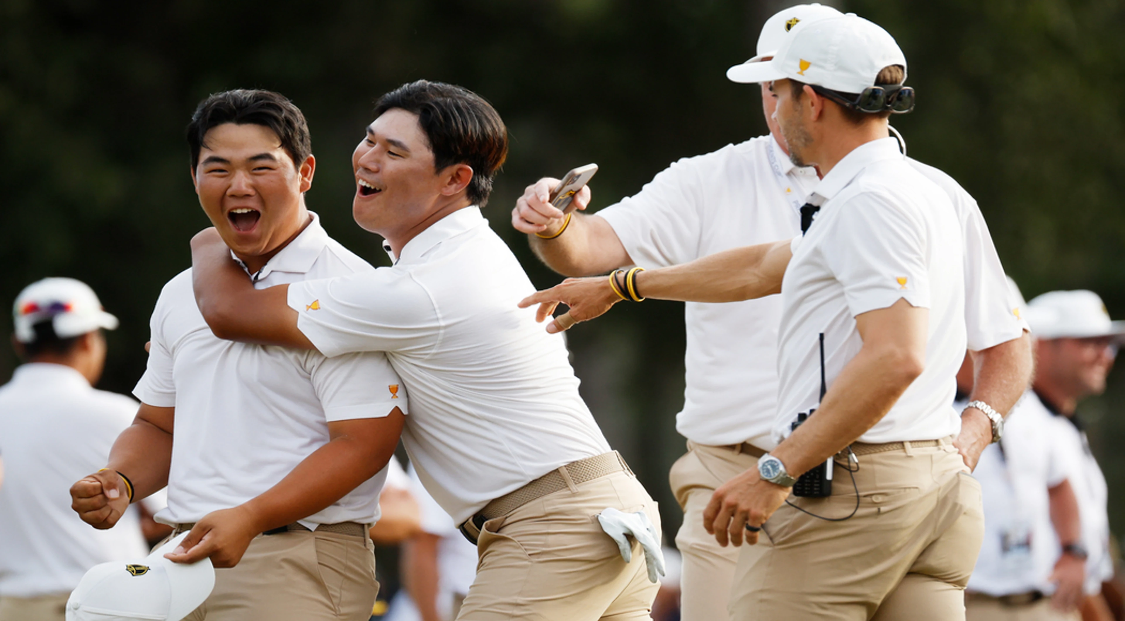 Scrappy Internationals stun US to leave Presidents Cup up for grabs