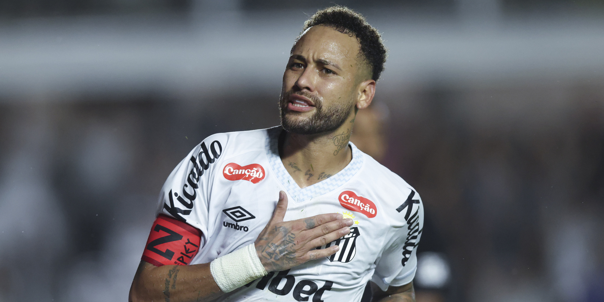 Yesterday's zero, today's hero: Neymar responds to critics with Santos double