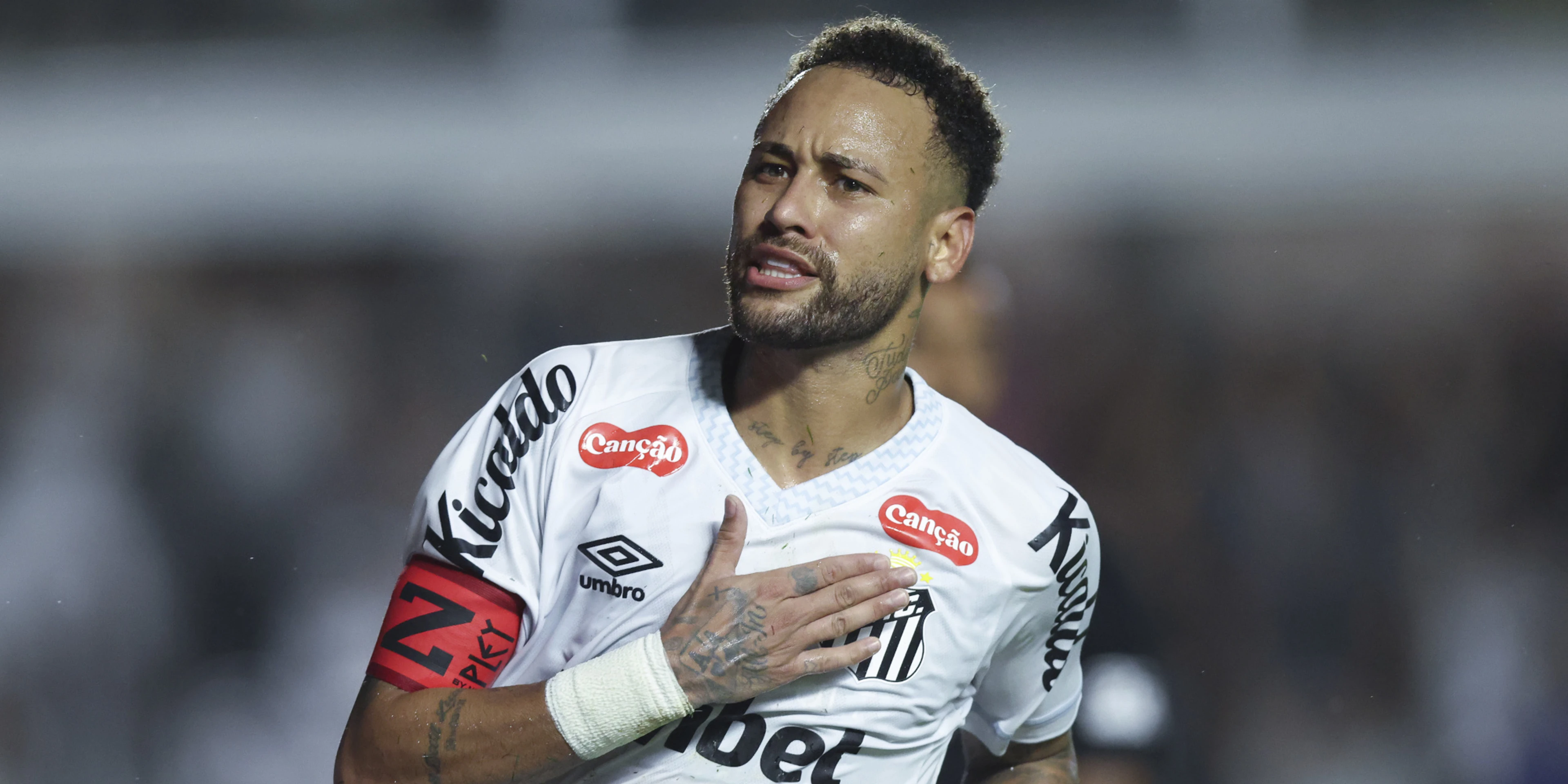 Yesterday's zero, today's hero: Neymar responds to critics with Santos double