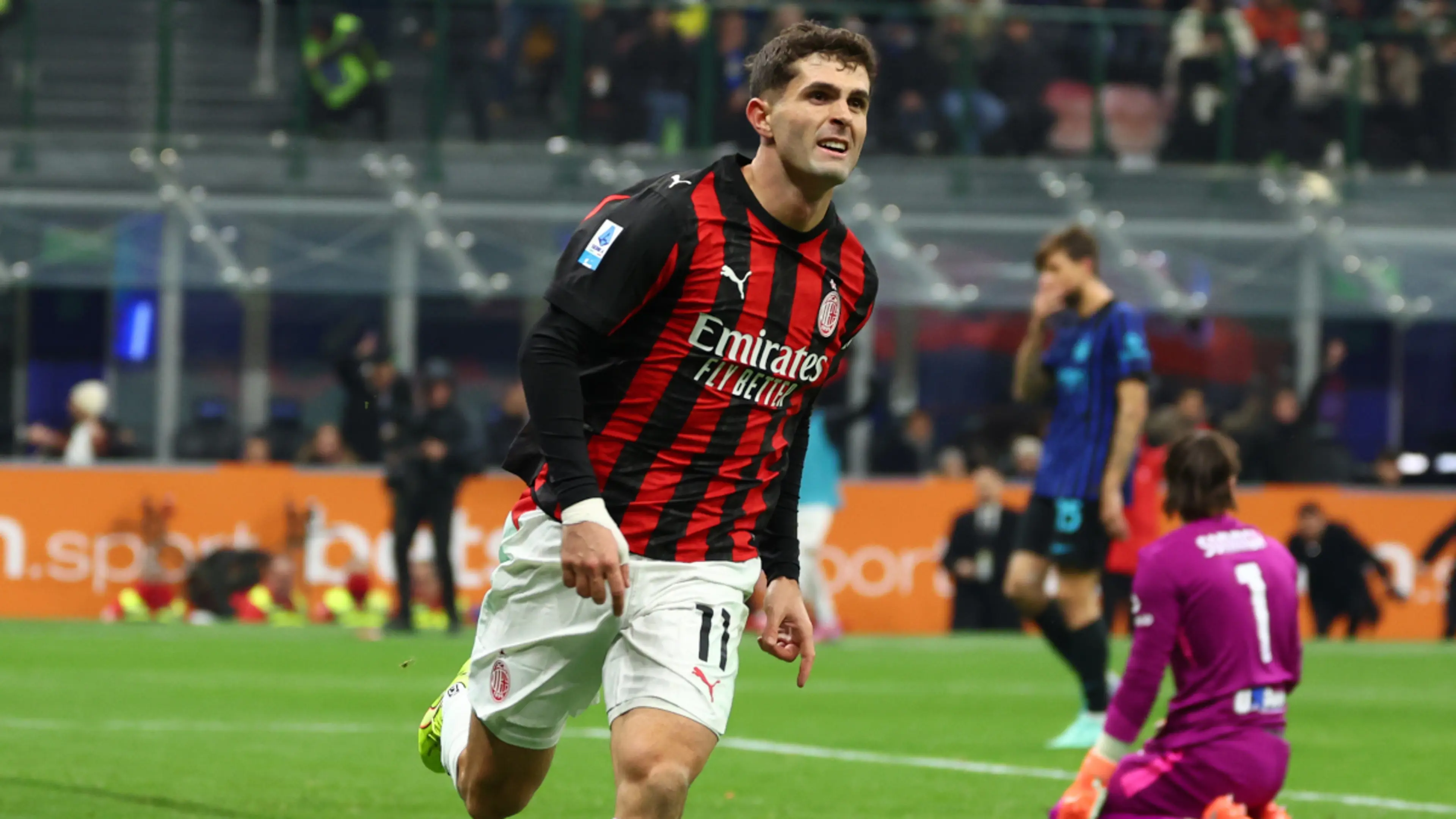 Pulisic fires AC Milan to derby glory as Roma move top of Serie A