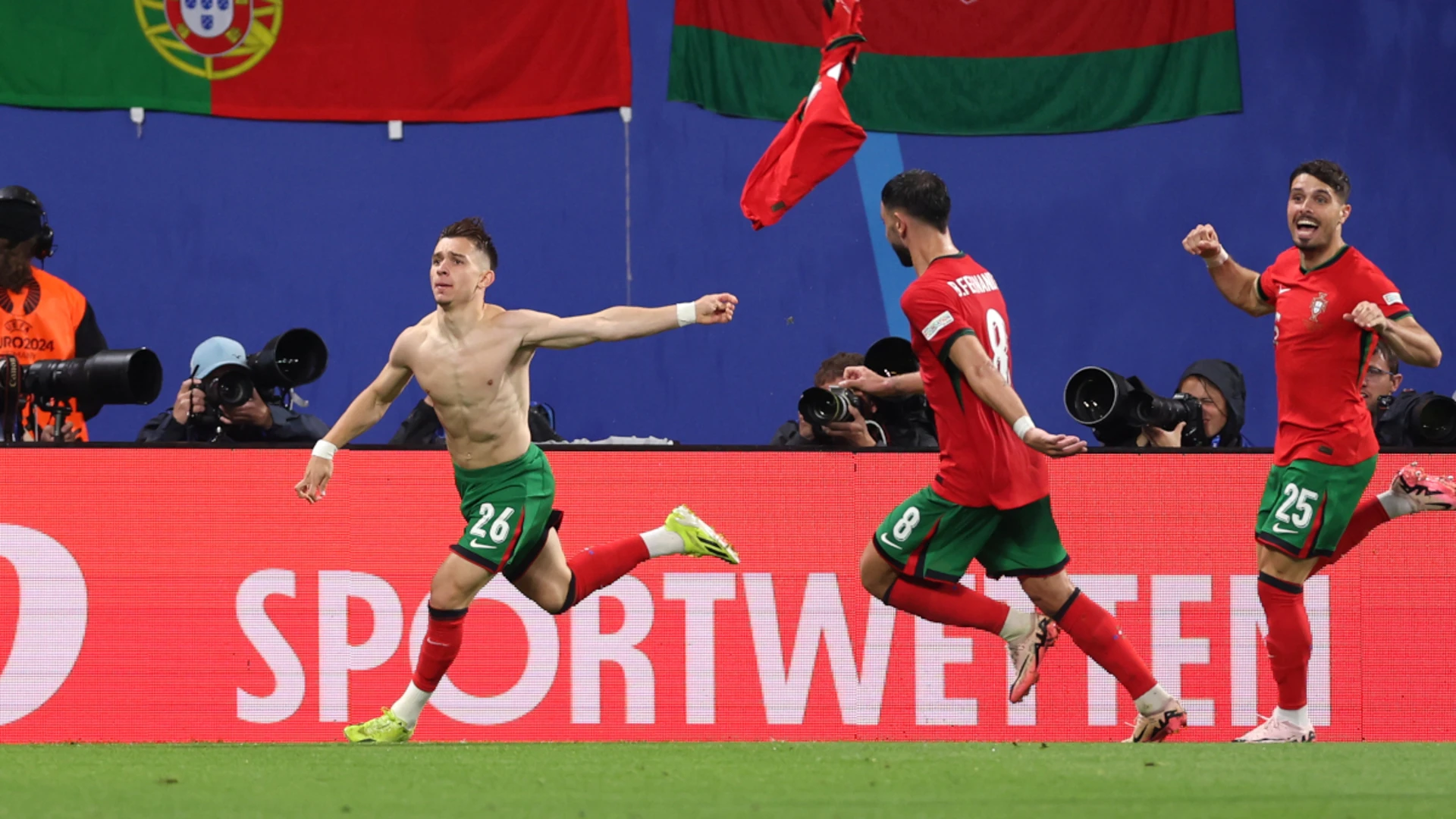 Conceicao snatches Portugal comeback win over Czechs