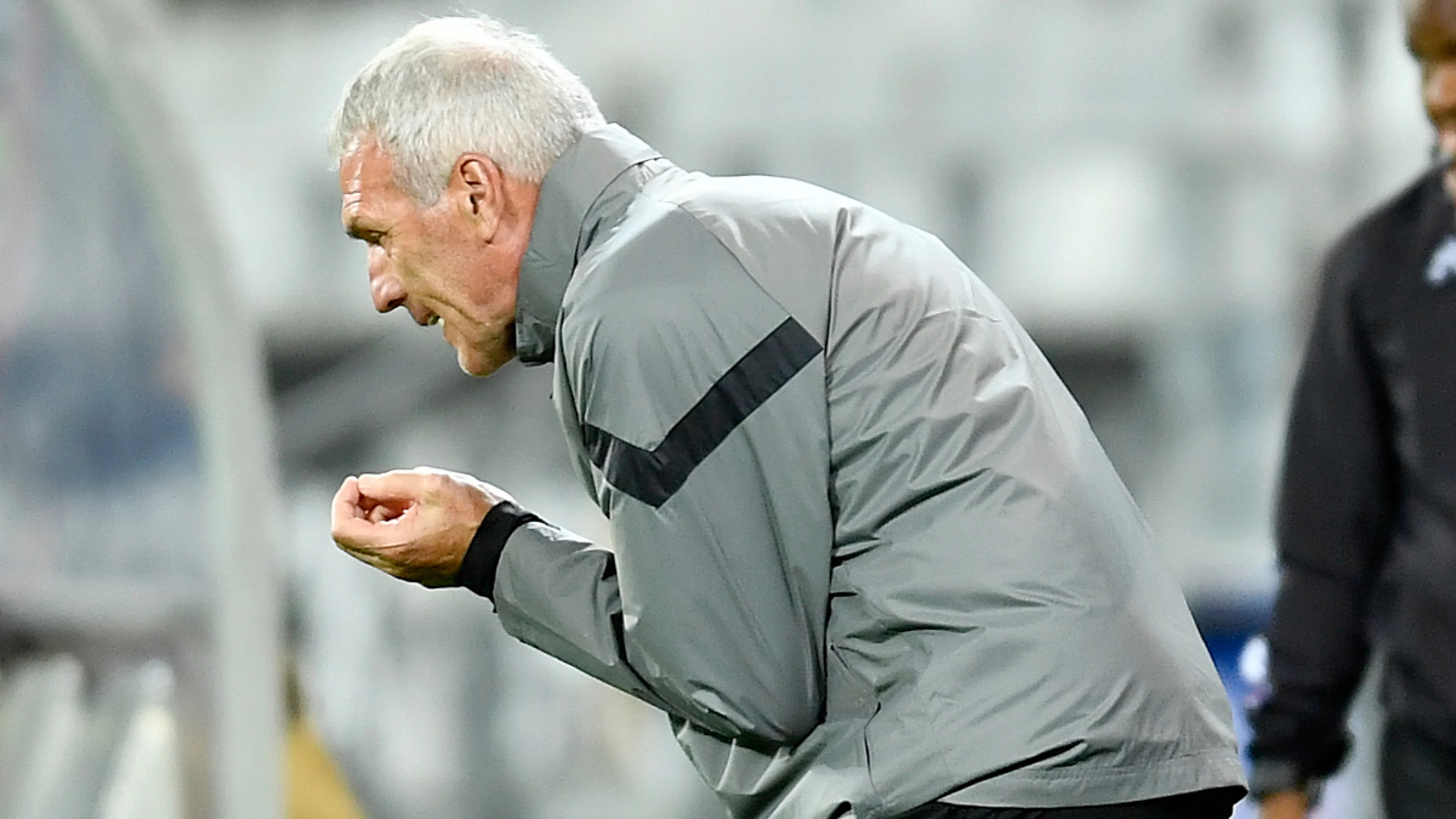Birds should be kicked out of the nest says Middendorp