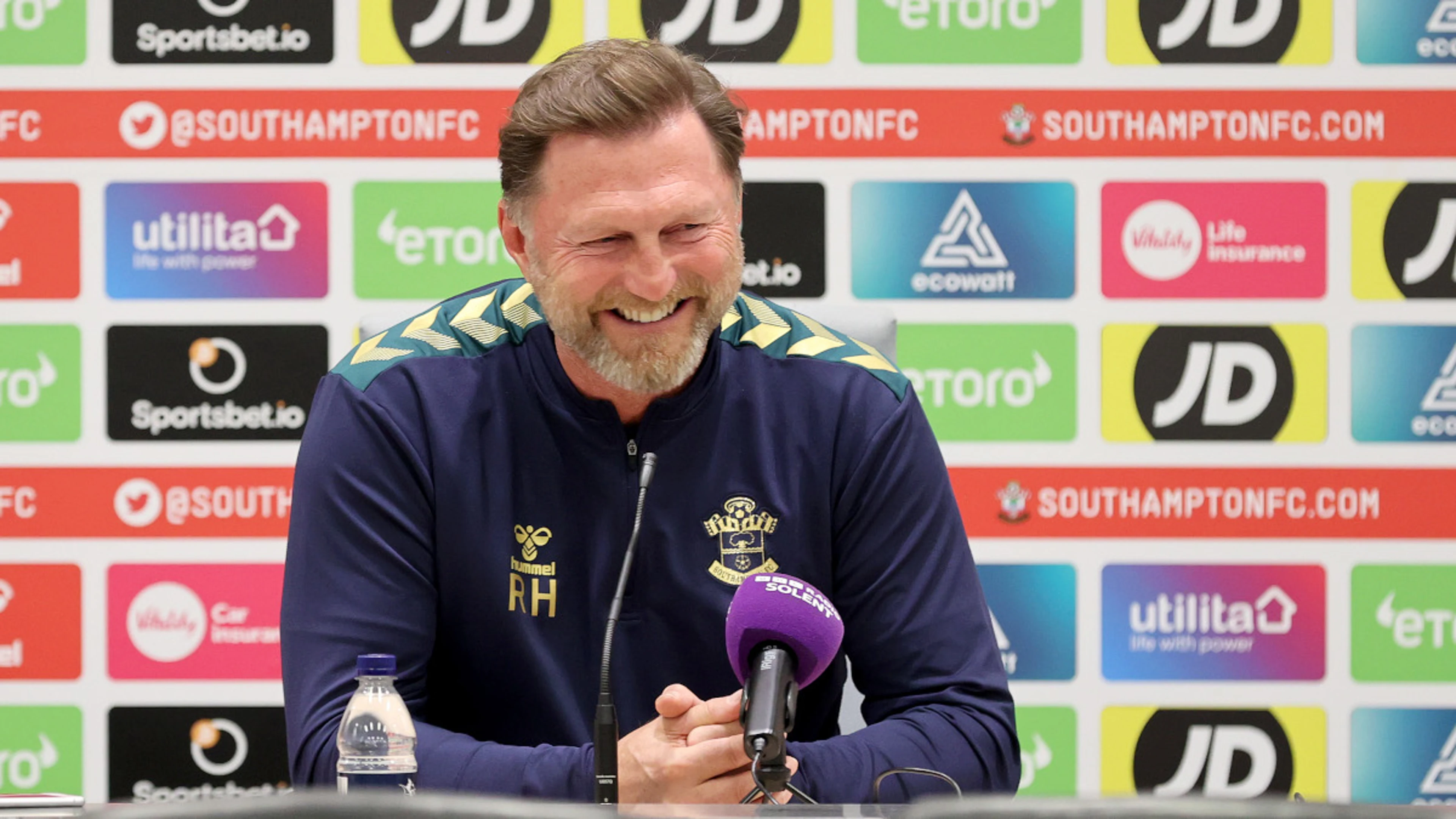 Hasenhuettl succeeds Kovac as Wolfsburg coach