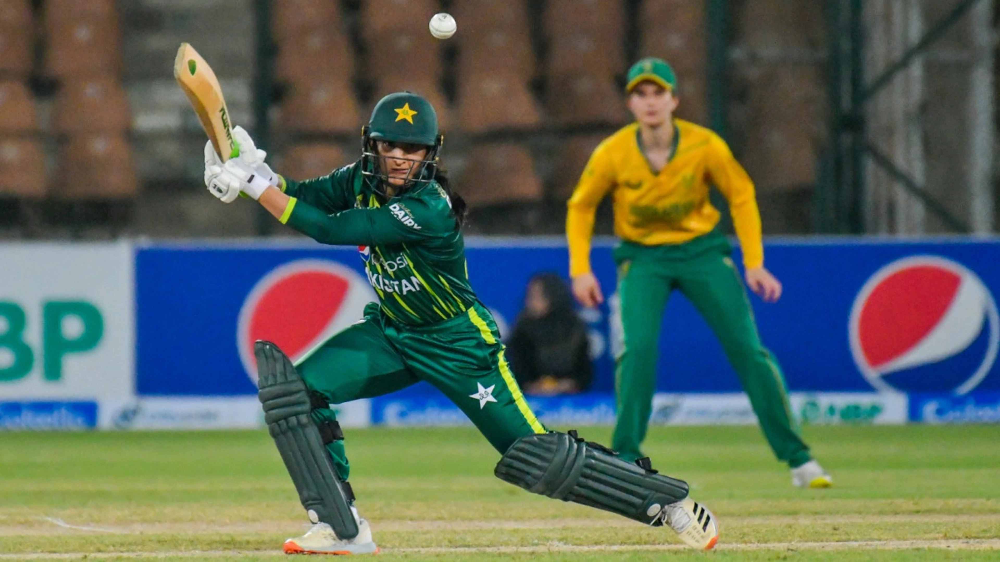 Pakistan snatch victory from South Africa in first T20