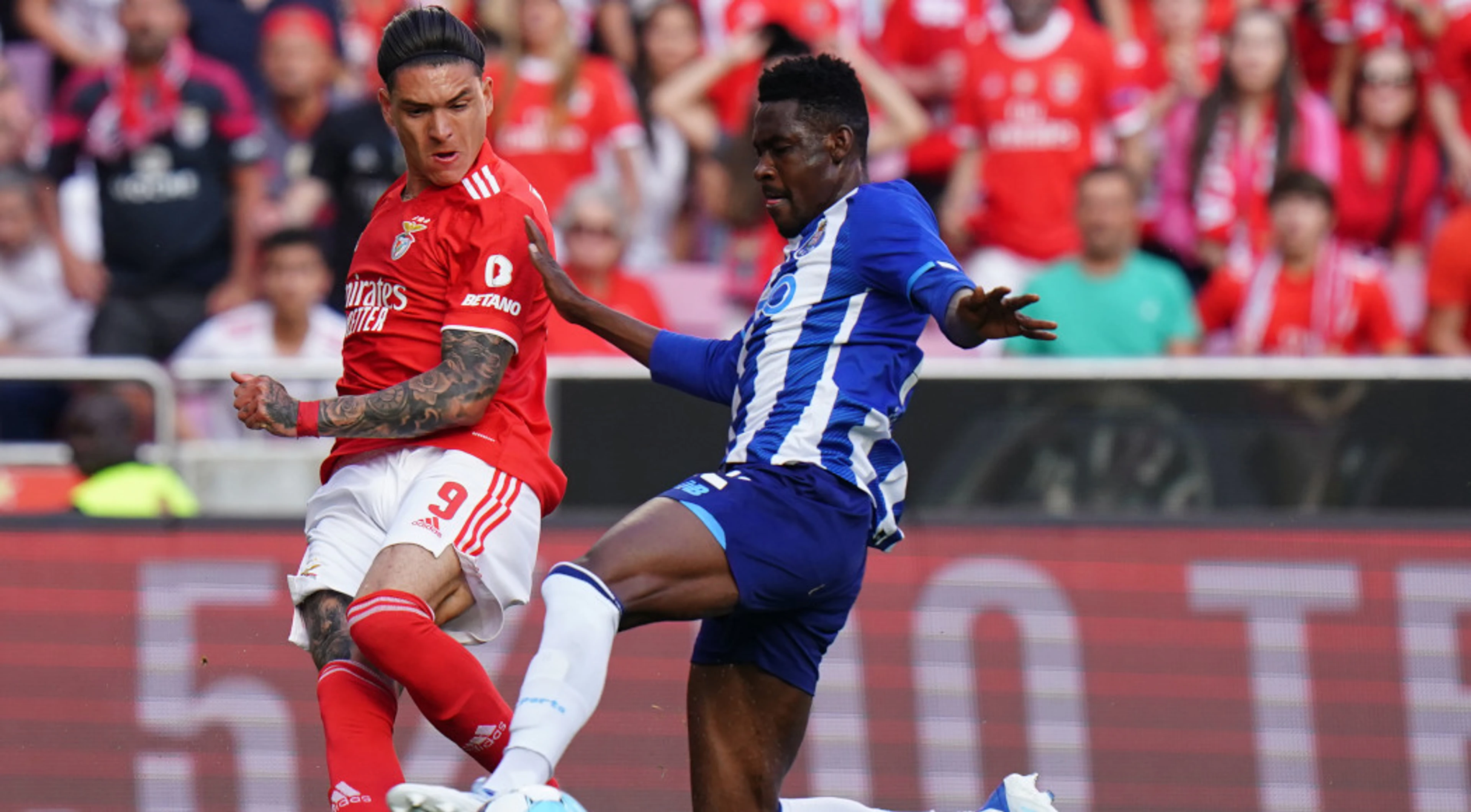 Porto win at Benfica to seal Portuguese title