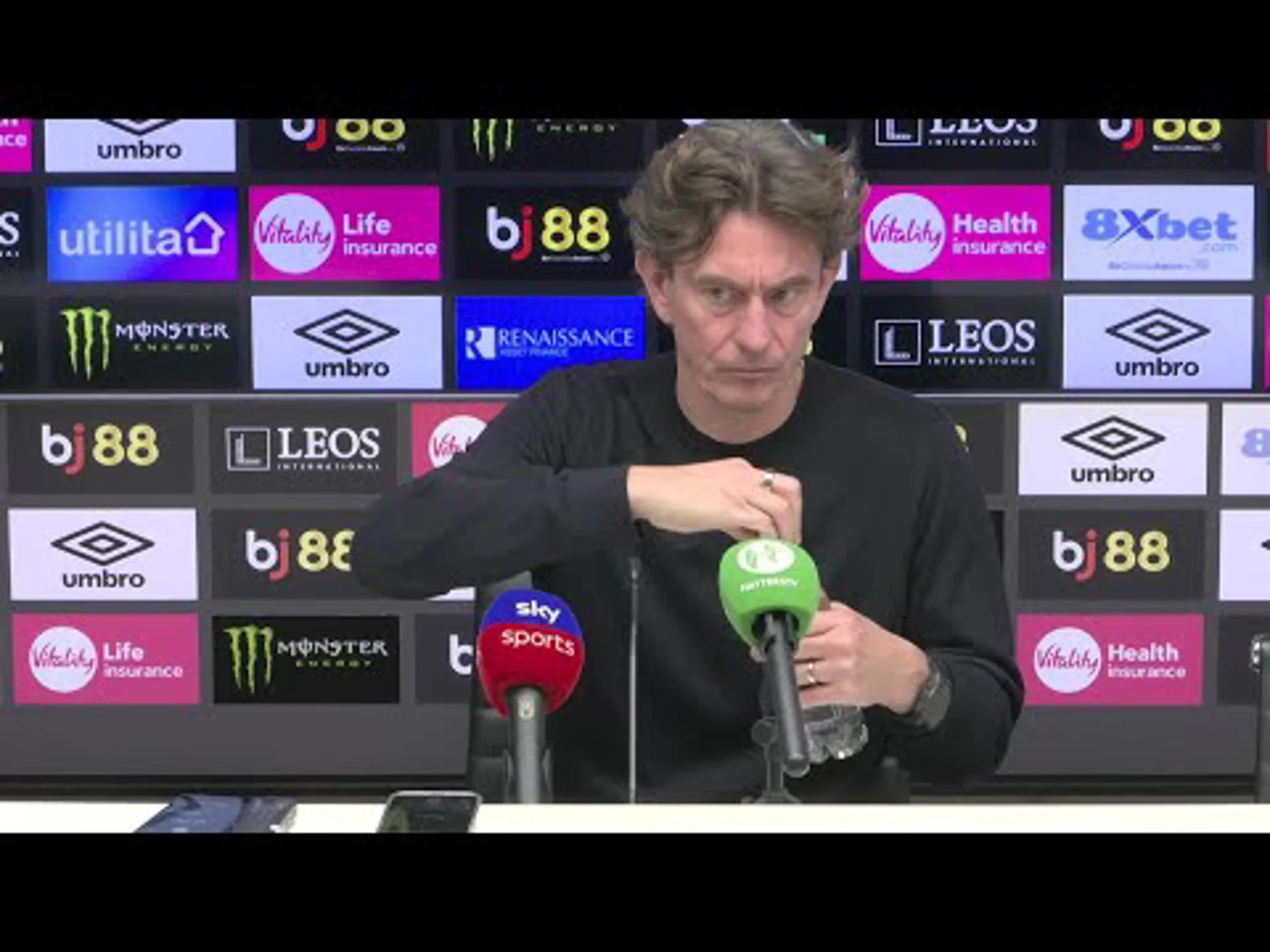 Spurs boss in Arsenal mug storm! Thomas Frank explains… | Premier League