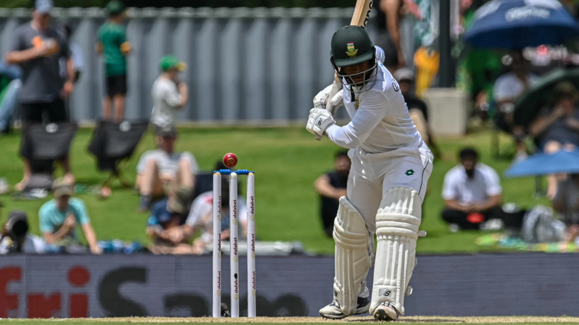 Proteas opt to bat in New Years test