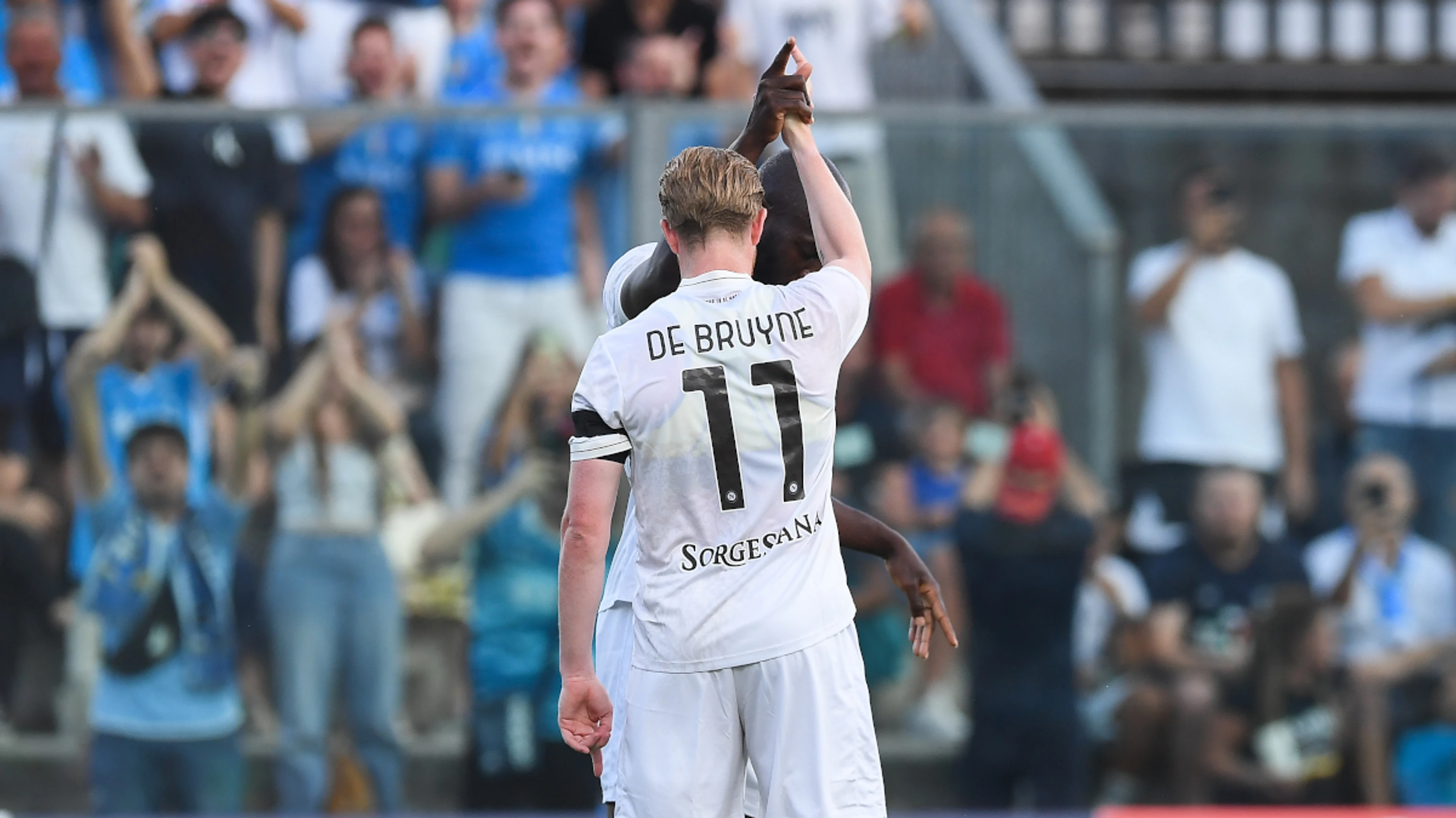 De Bruyne leads Napoli's Serie A title defence as Lukaku injury causes concern
