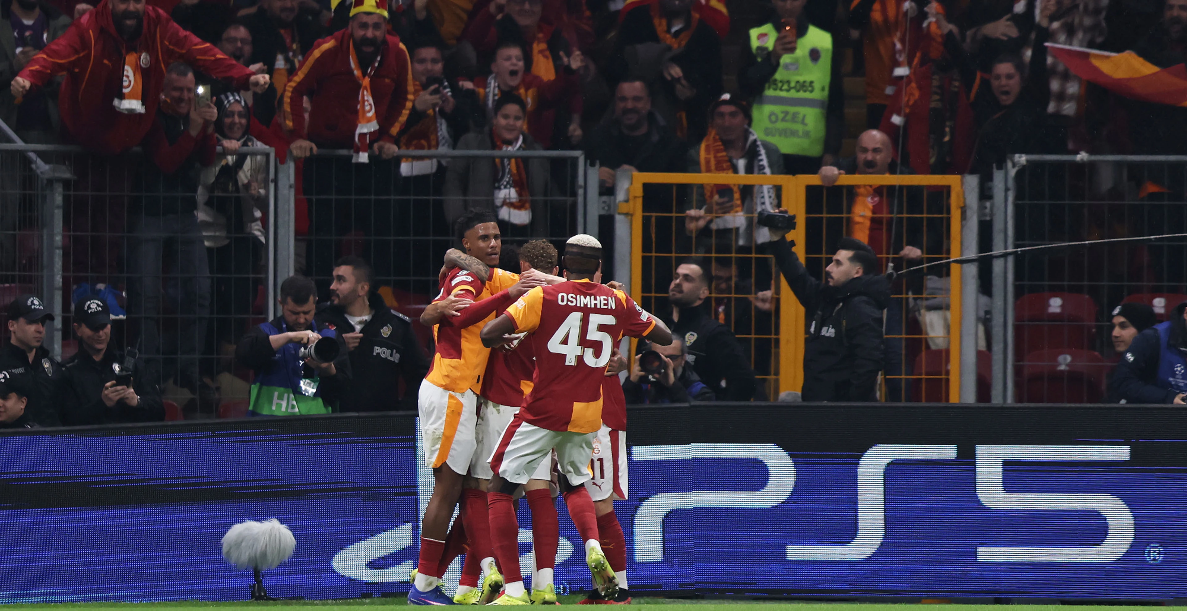 Galatasaray hammer 10-man Juventus in UCL playoff thriller