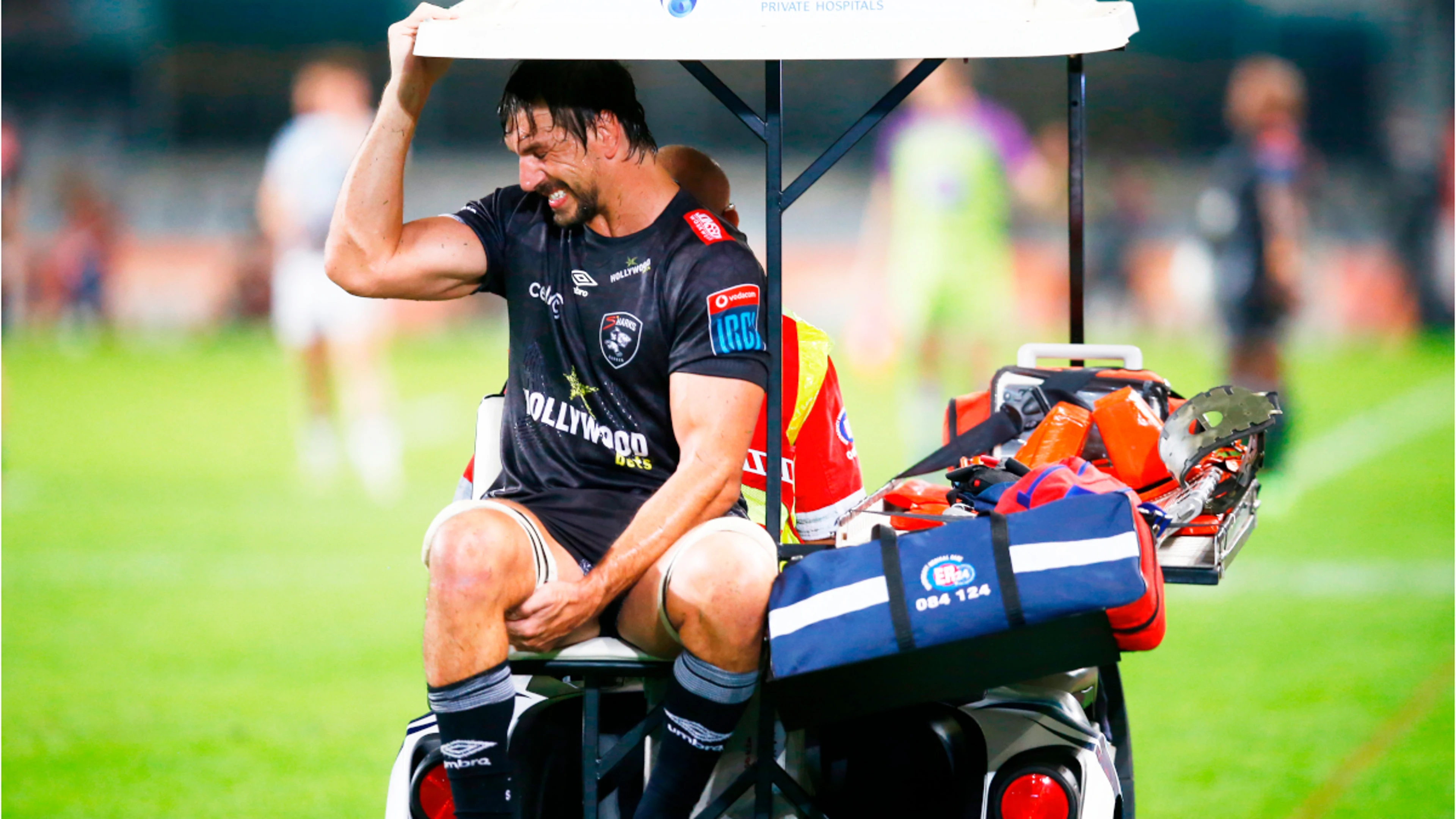 Etzebeth on crutches but Sharks coach hopeful it's not serious