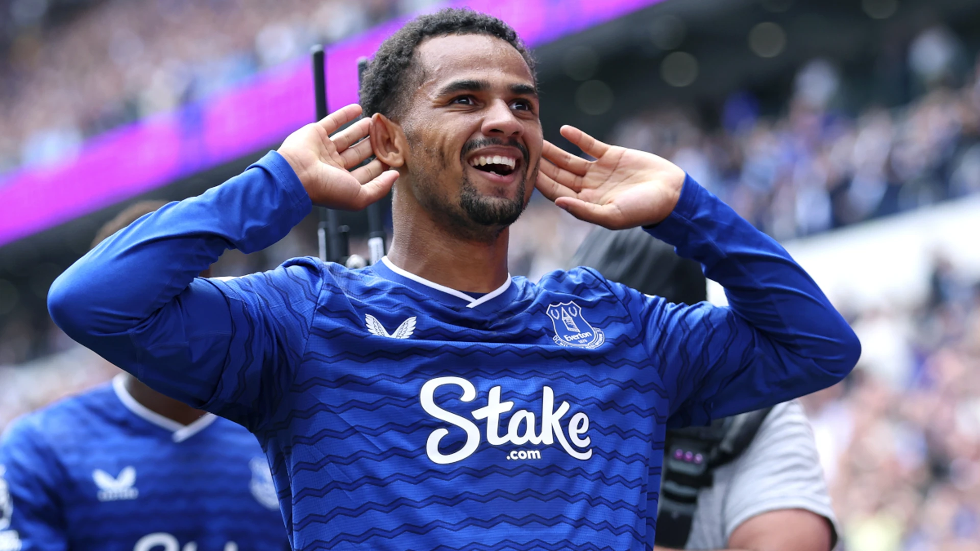 Everton beat Brighton in new stadium opener