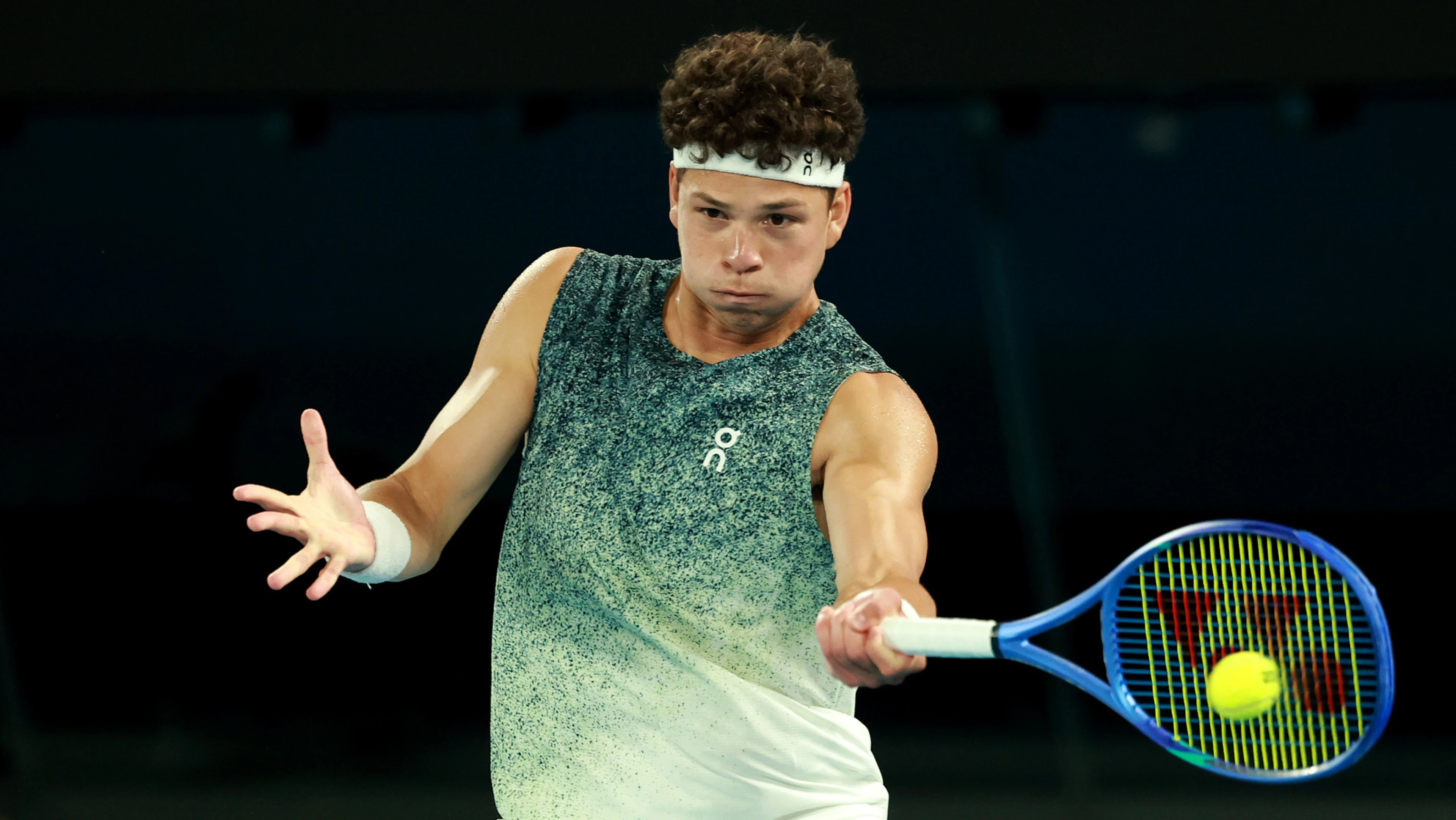 Djokovic stand-in Shelton overhauls Ruud to reach quarterfinals