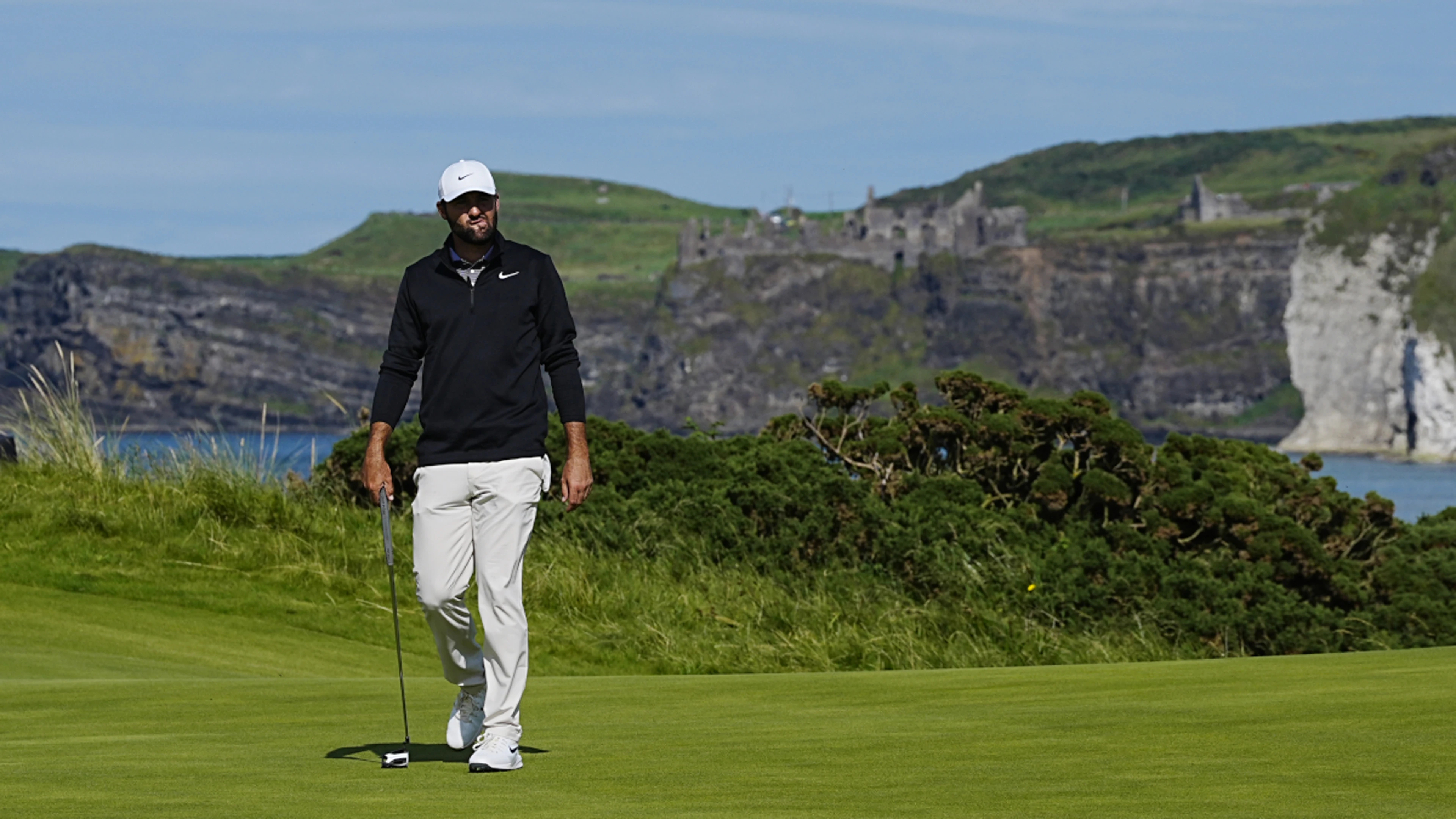 Winning majors 'not easy' warns Scheffler despite British Open lead