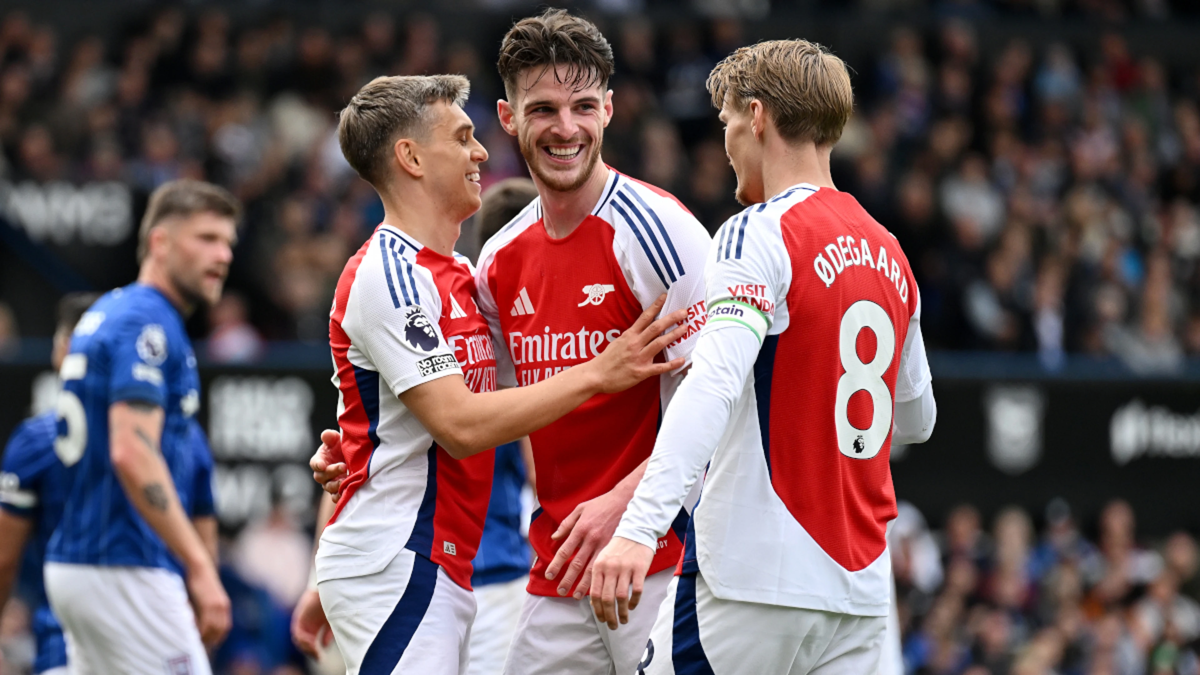 Arsenal stroll makes Liverpool wait for title as Ipswich face relegation