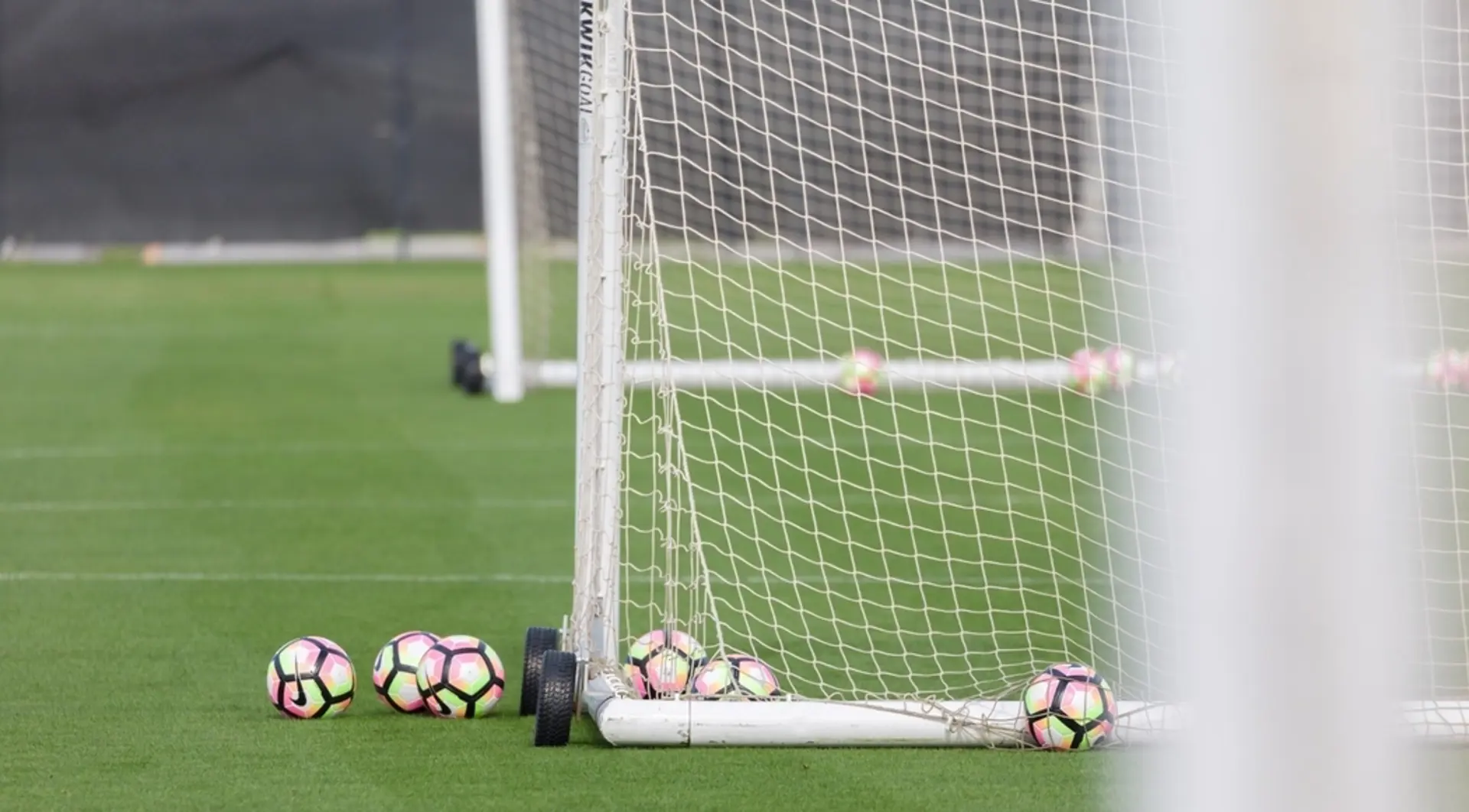 Arsenal need two own goals to scrape win against rock-bottom Wolves