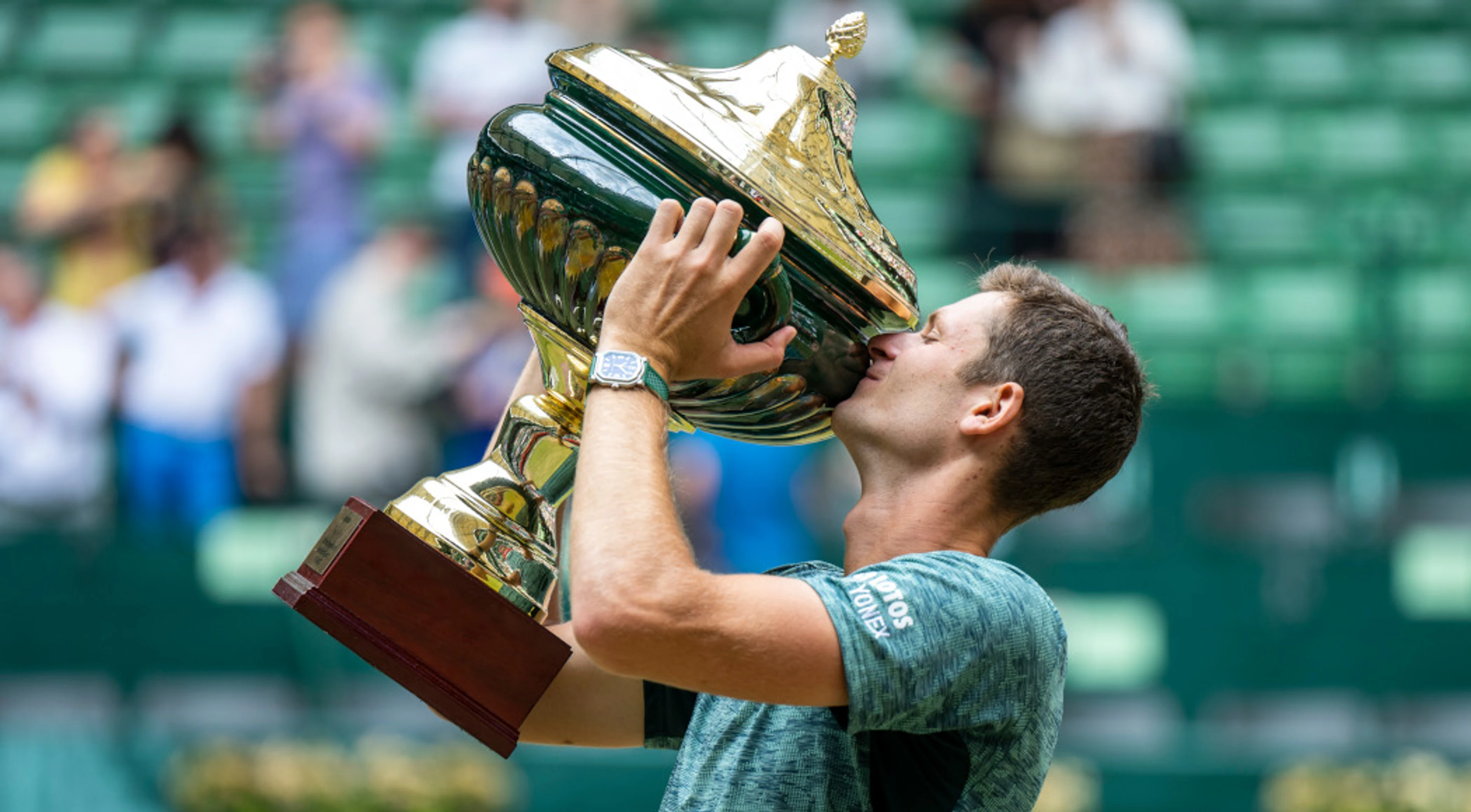 Hurkacz brushes aside Medvedev to win ATP final in Halle