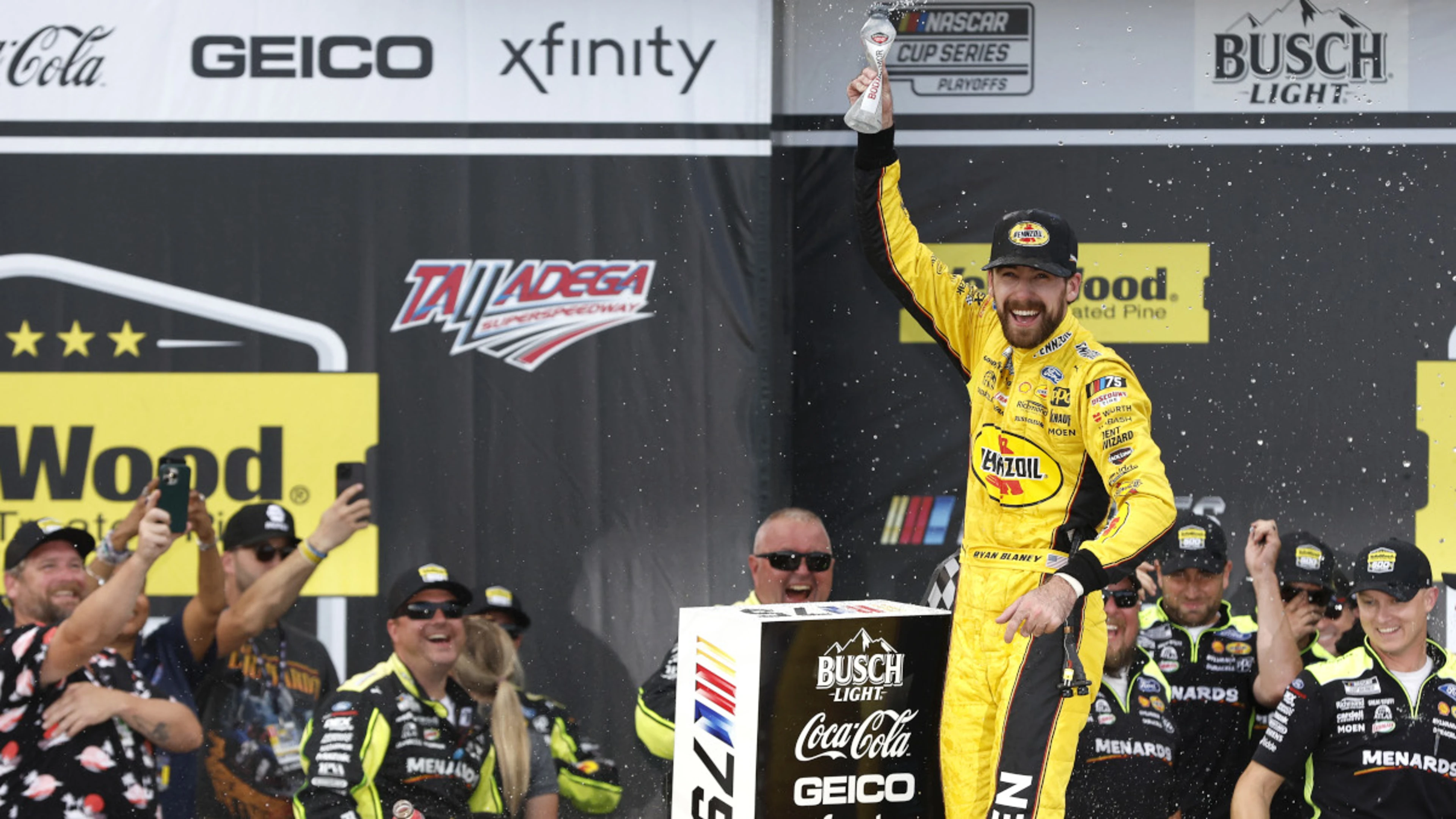 Ryan Blaney ekes out win at Talladega