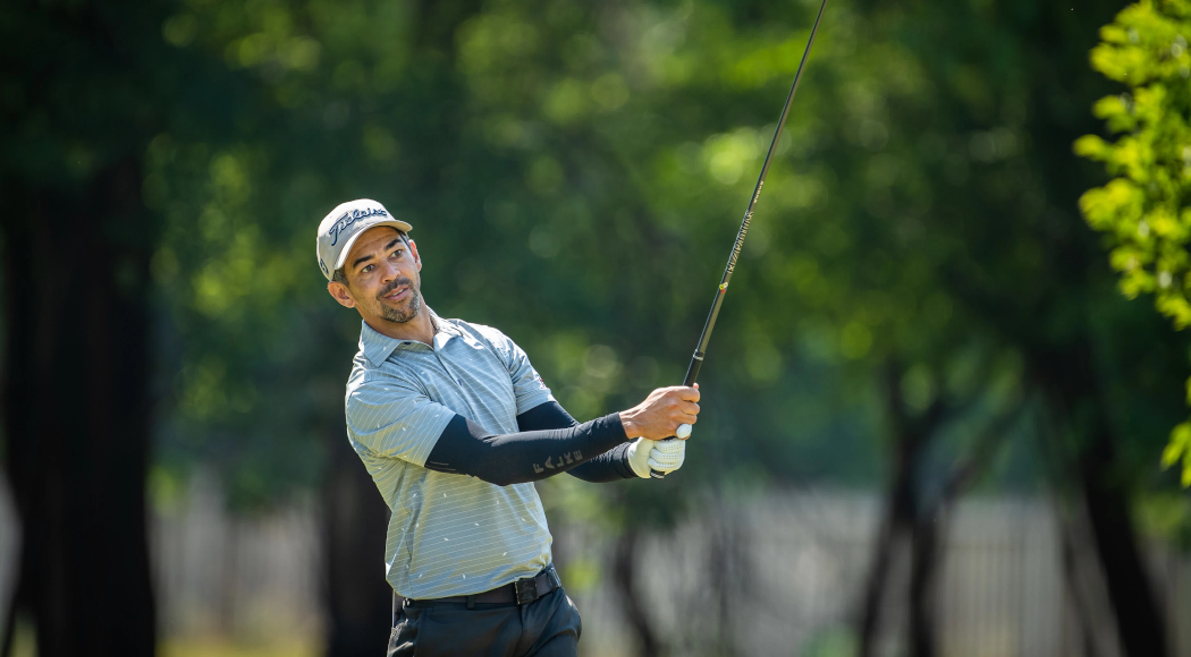 Fast start places De Kock in a three-way share of lead in Centurion