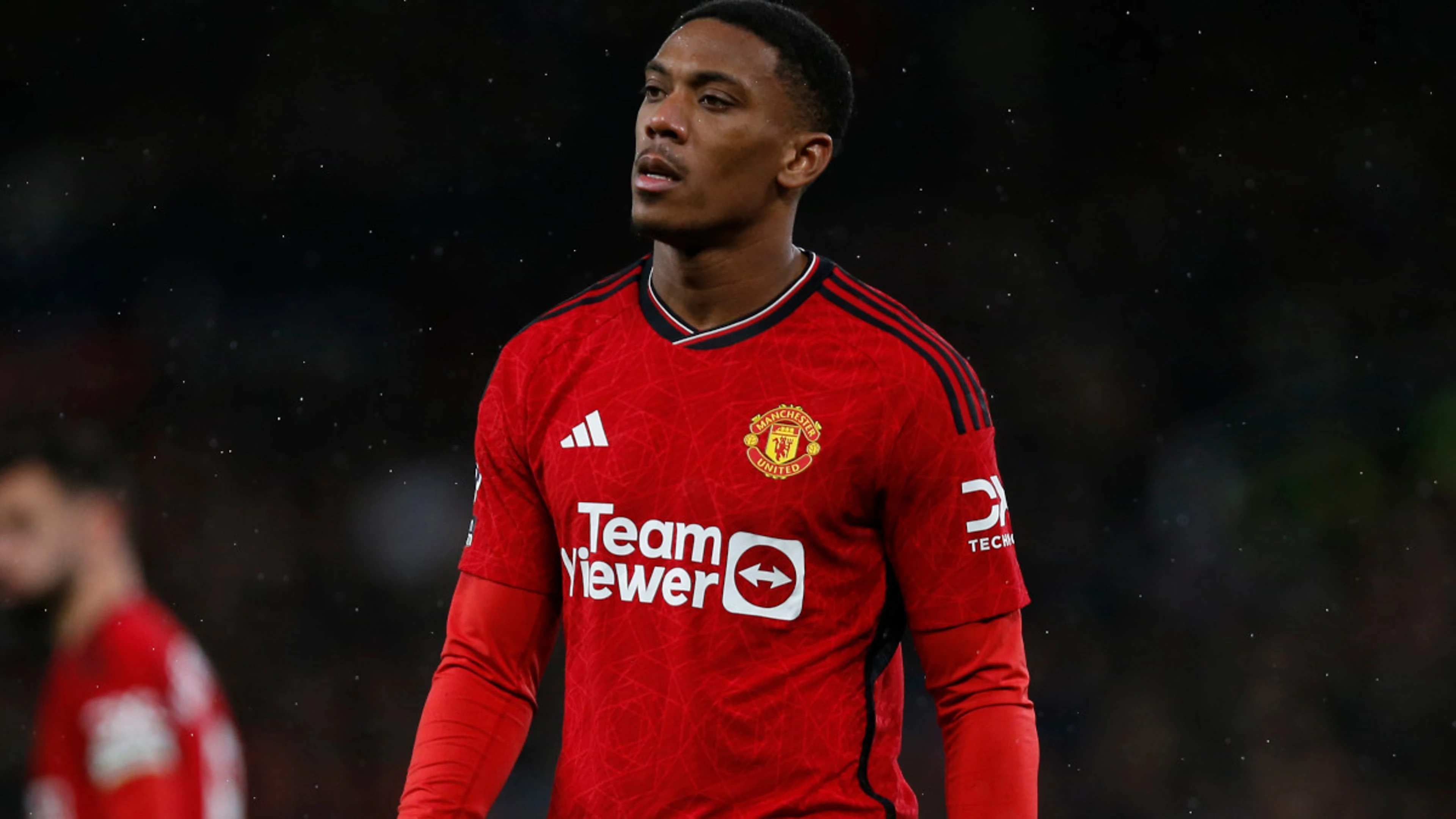 Manchester United's Martial out for 10 weeks