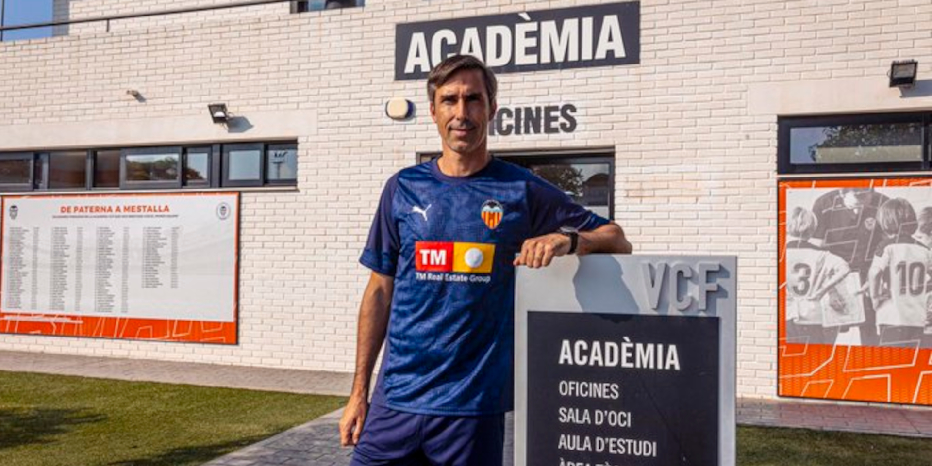 Valencia coach Fernando Martin dies in Indonesia boat accident