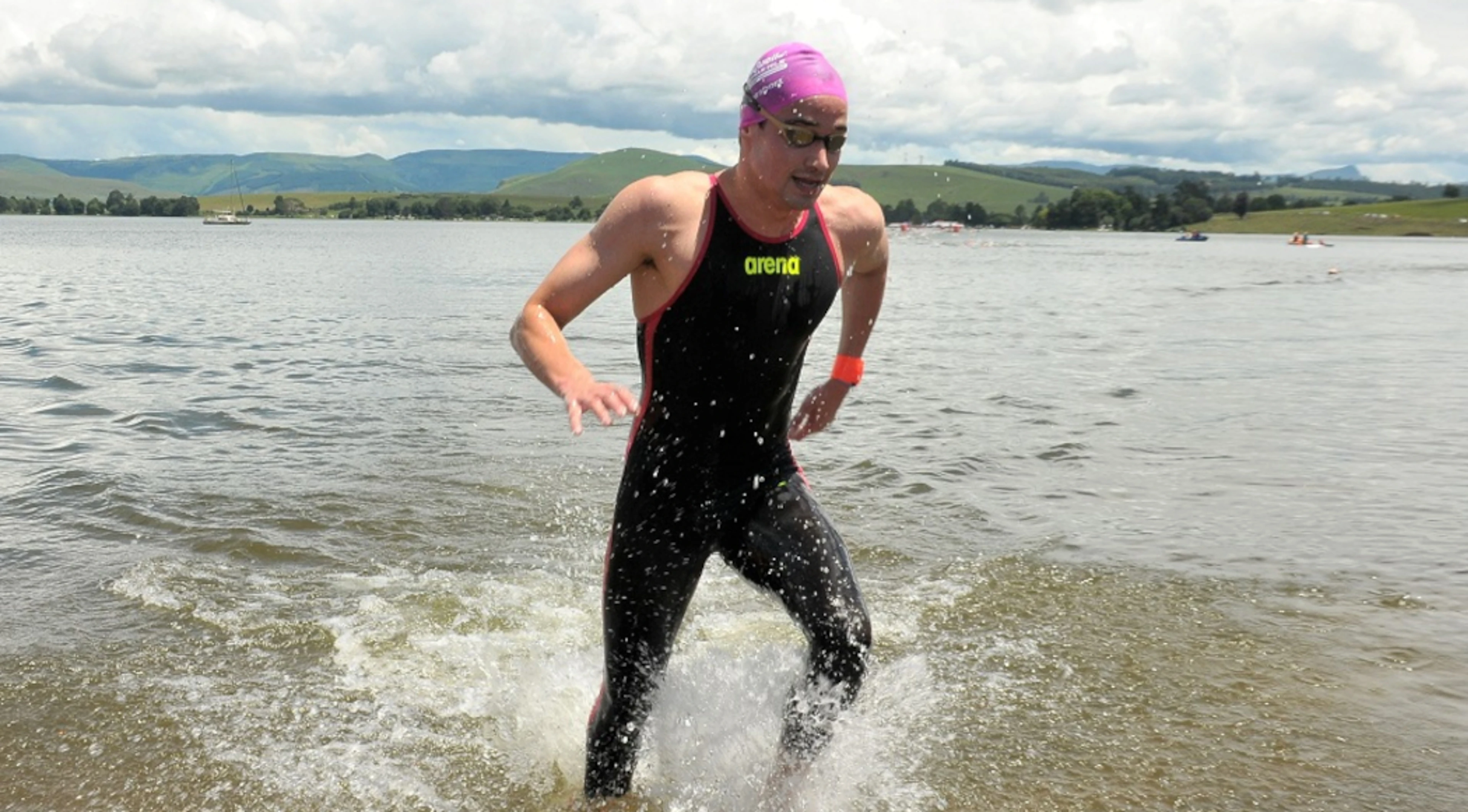 Van Rouwendaal conquers maiden Midmar Mile, Buck wins again