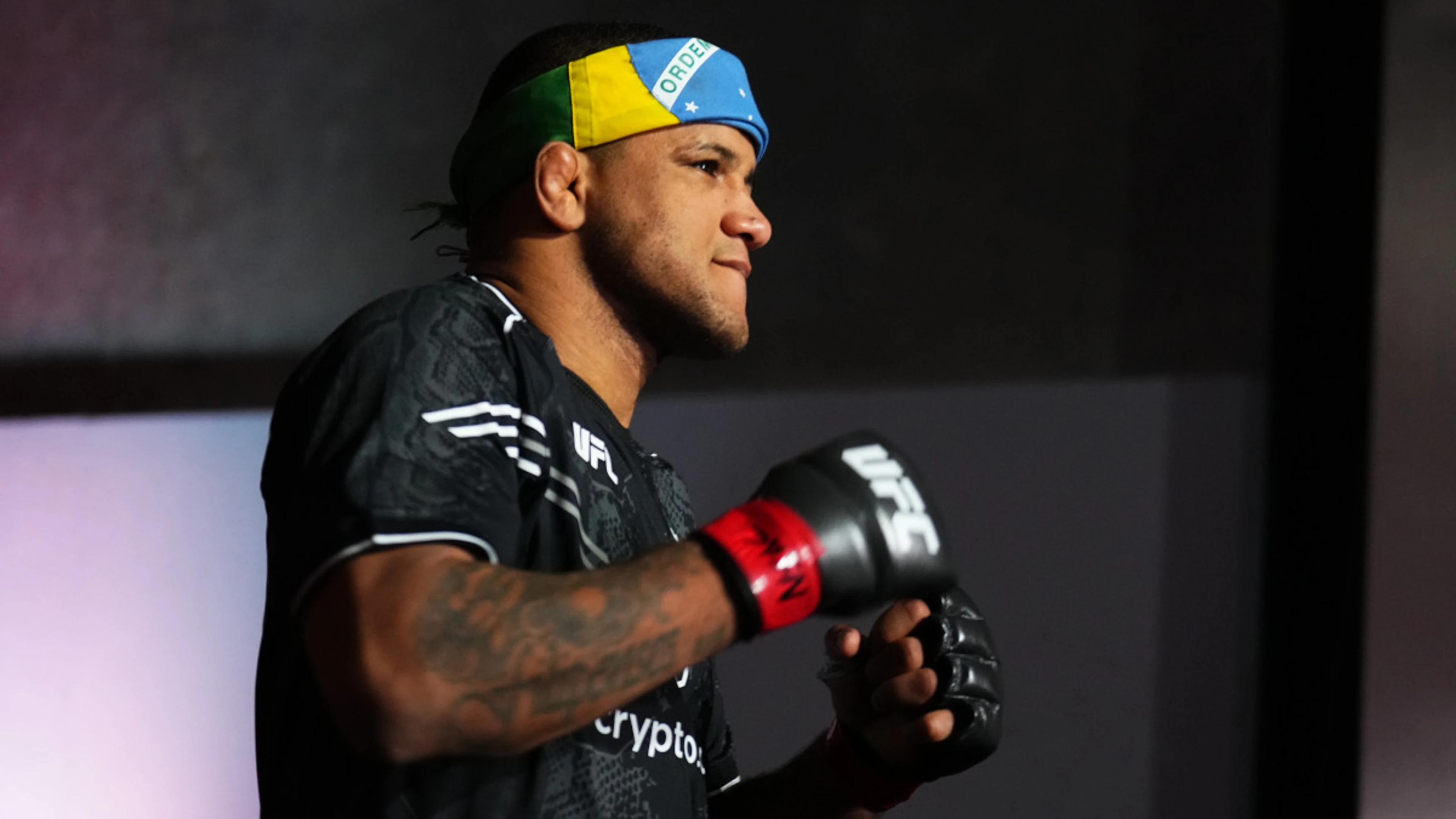 Burns faces unbeaten Morales in UFC Fight Night