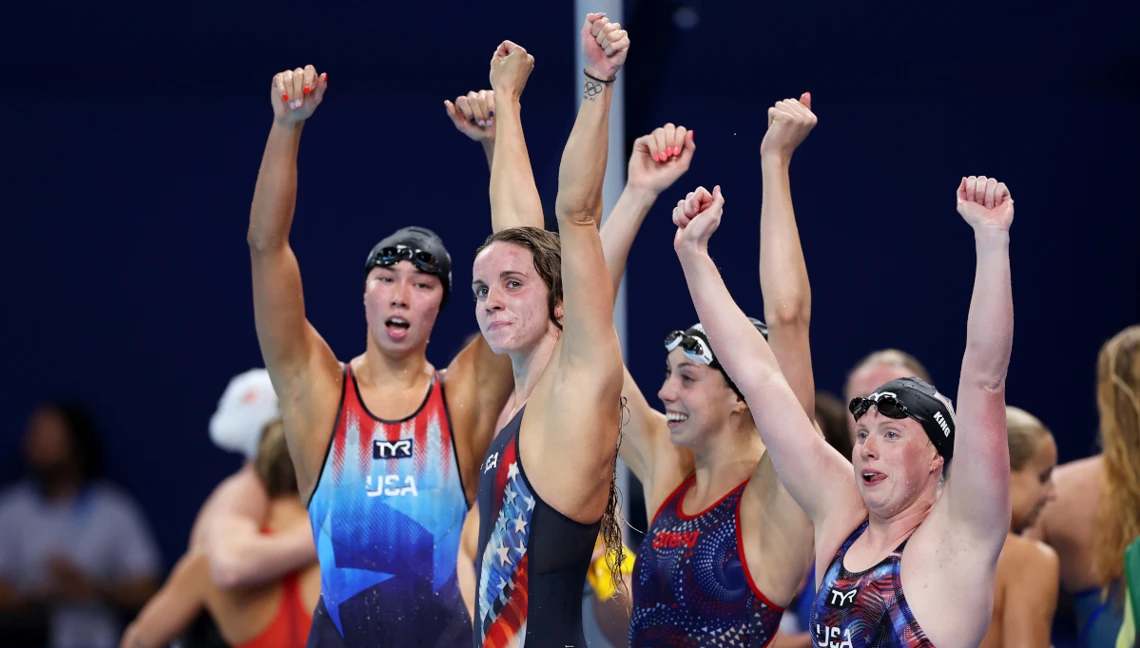 USA win Olympic women's 4x100m medley gold and set world record