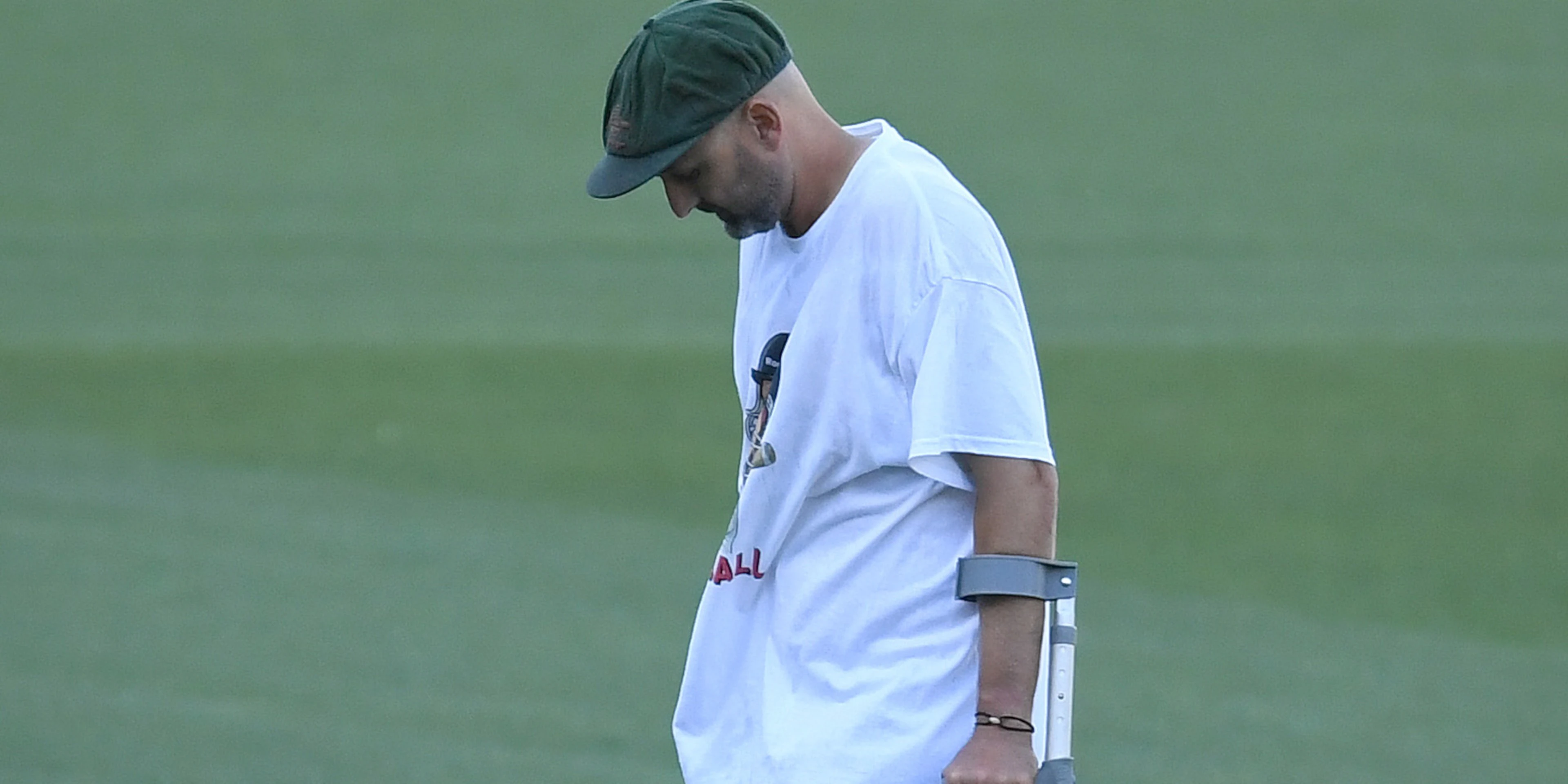 Injury raises doubts over 'irreplaceable' Lyon for Boxing Day test