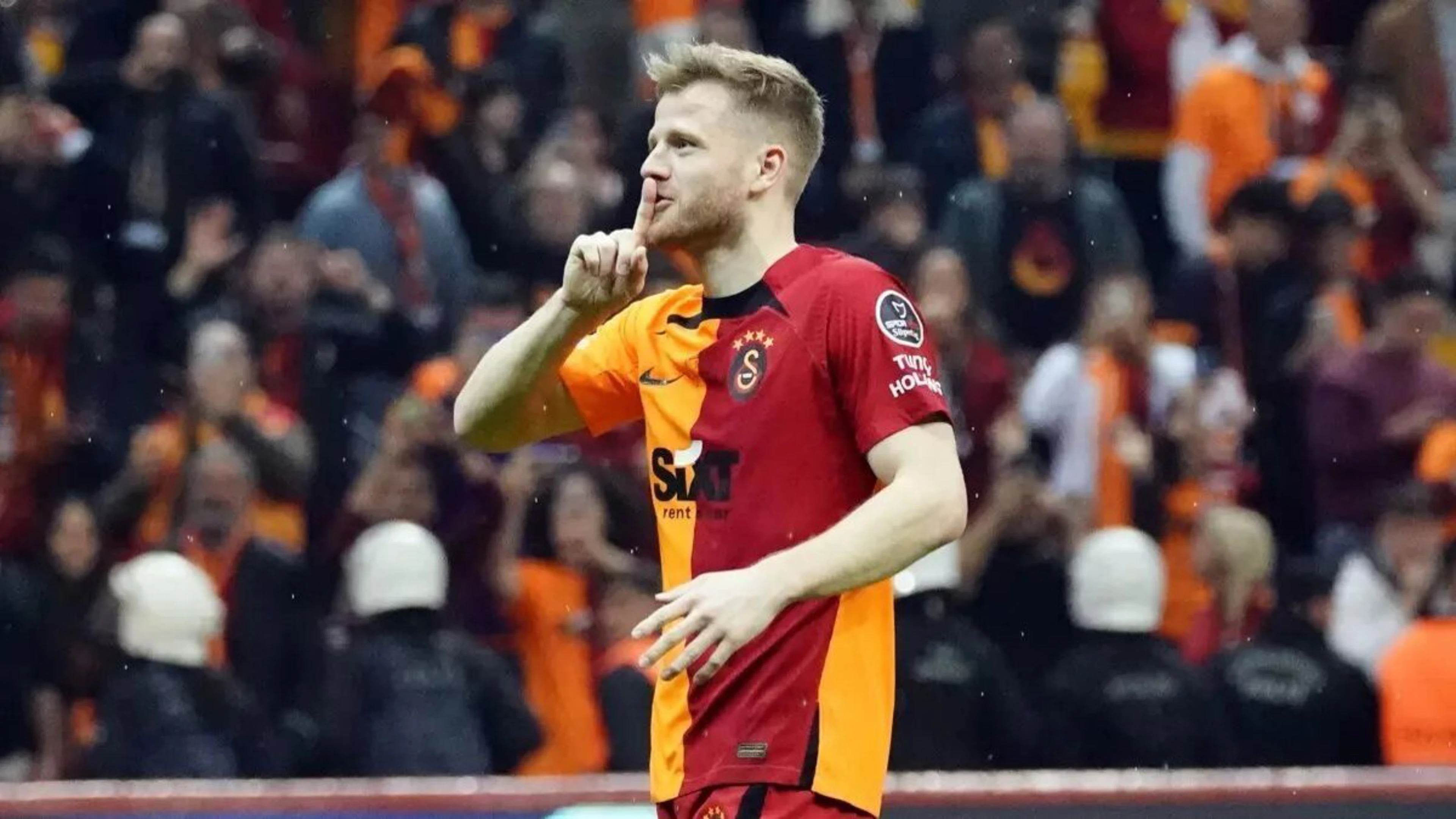 Late winner gives Galatasaray edge in Champions League playoff