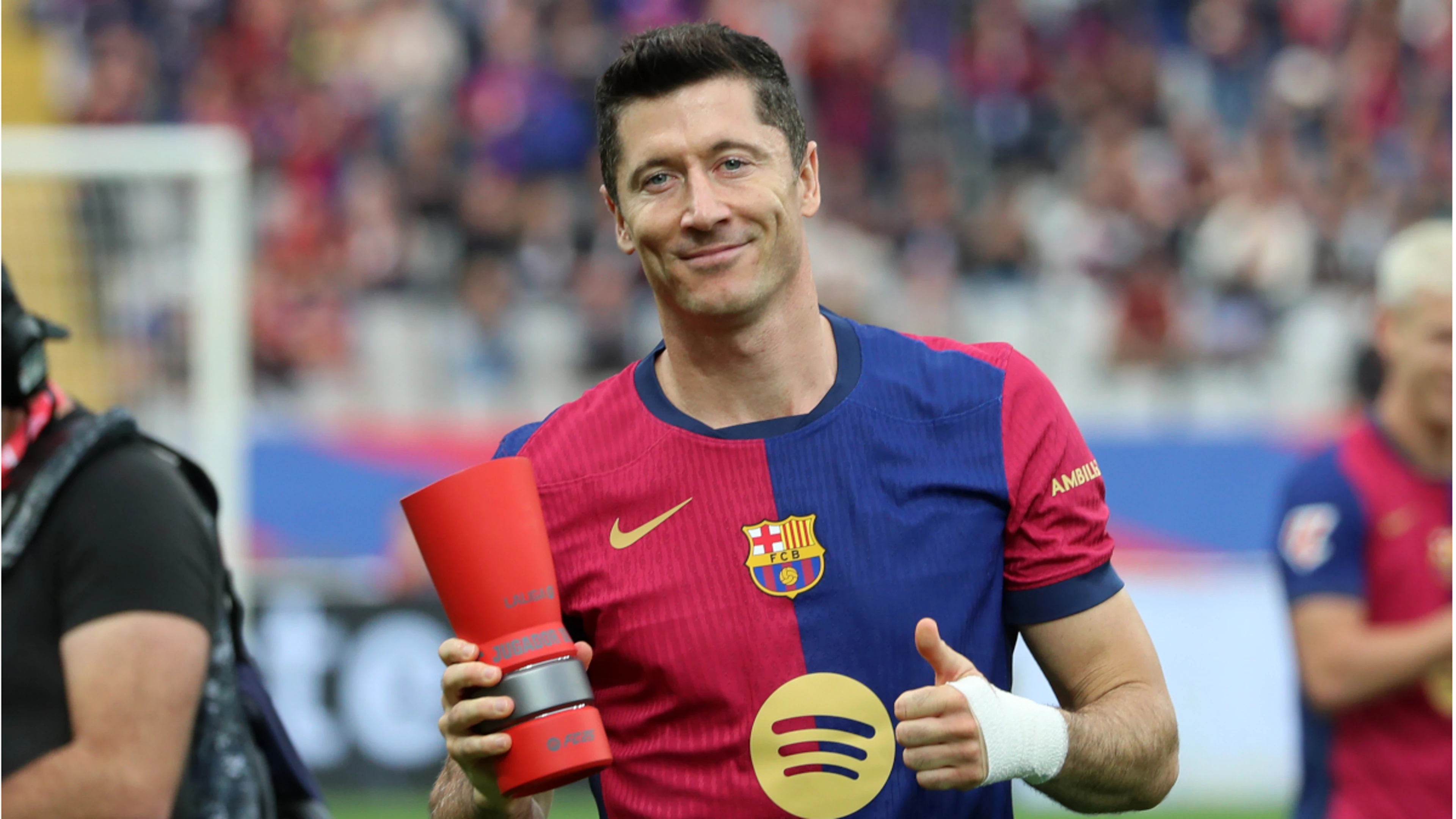 Lewandowski on bench for Barca's showdown with Inter, says coach Flick